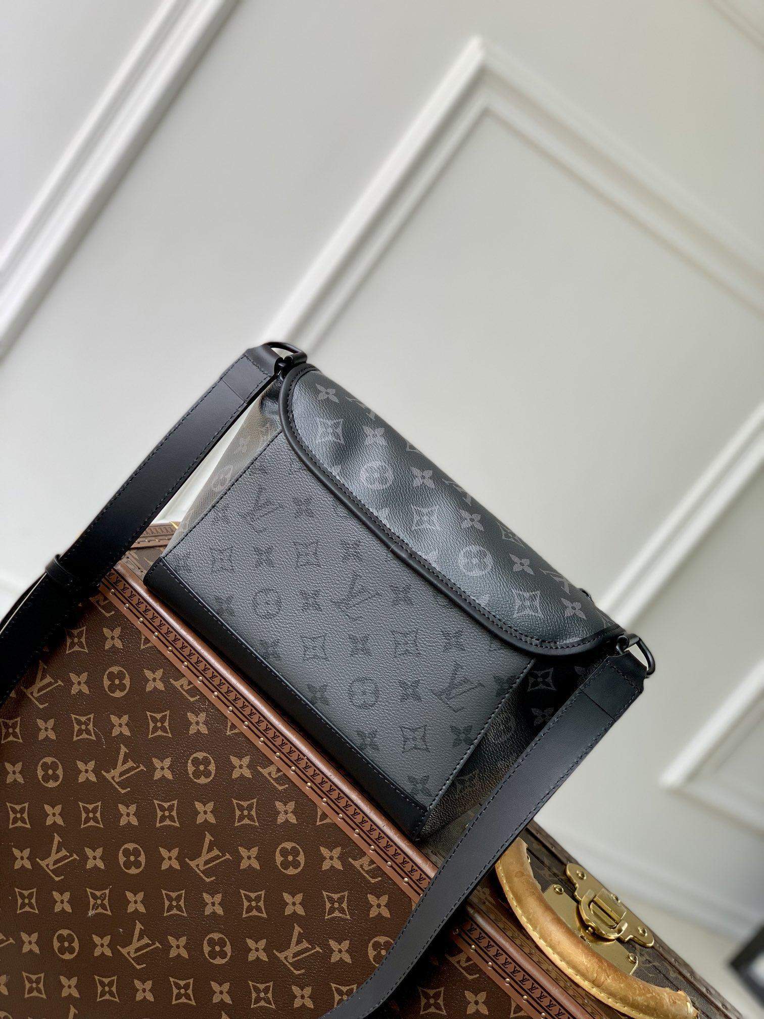 Deluxe Louis Vuitton Pulse Replica Messenger - Image 2