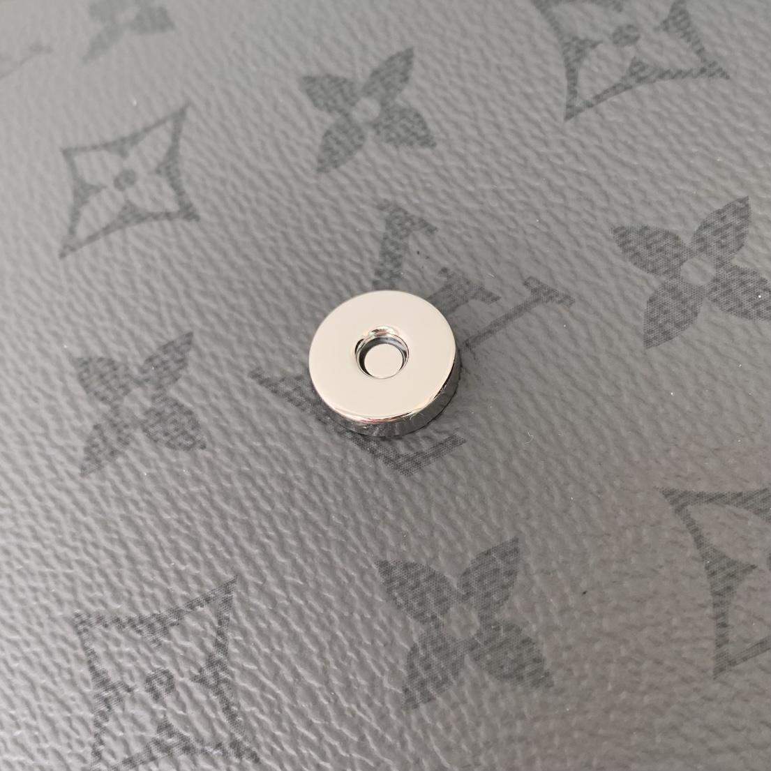 Deluxe Louis Vuitton Pulse Replica Messenger - Image 8