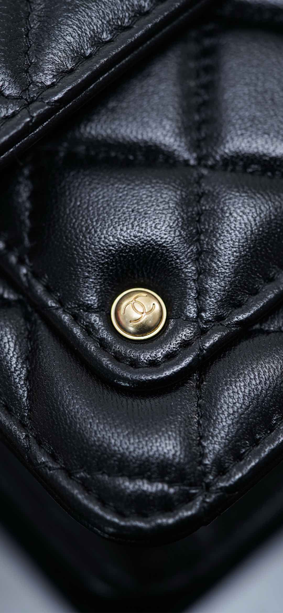 Original Inspired Shiny Lambskin Replica Wallet On Chain - Image 17