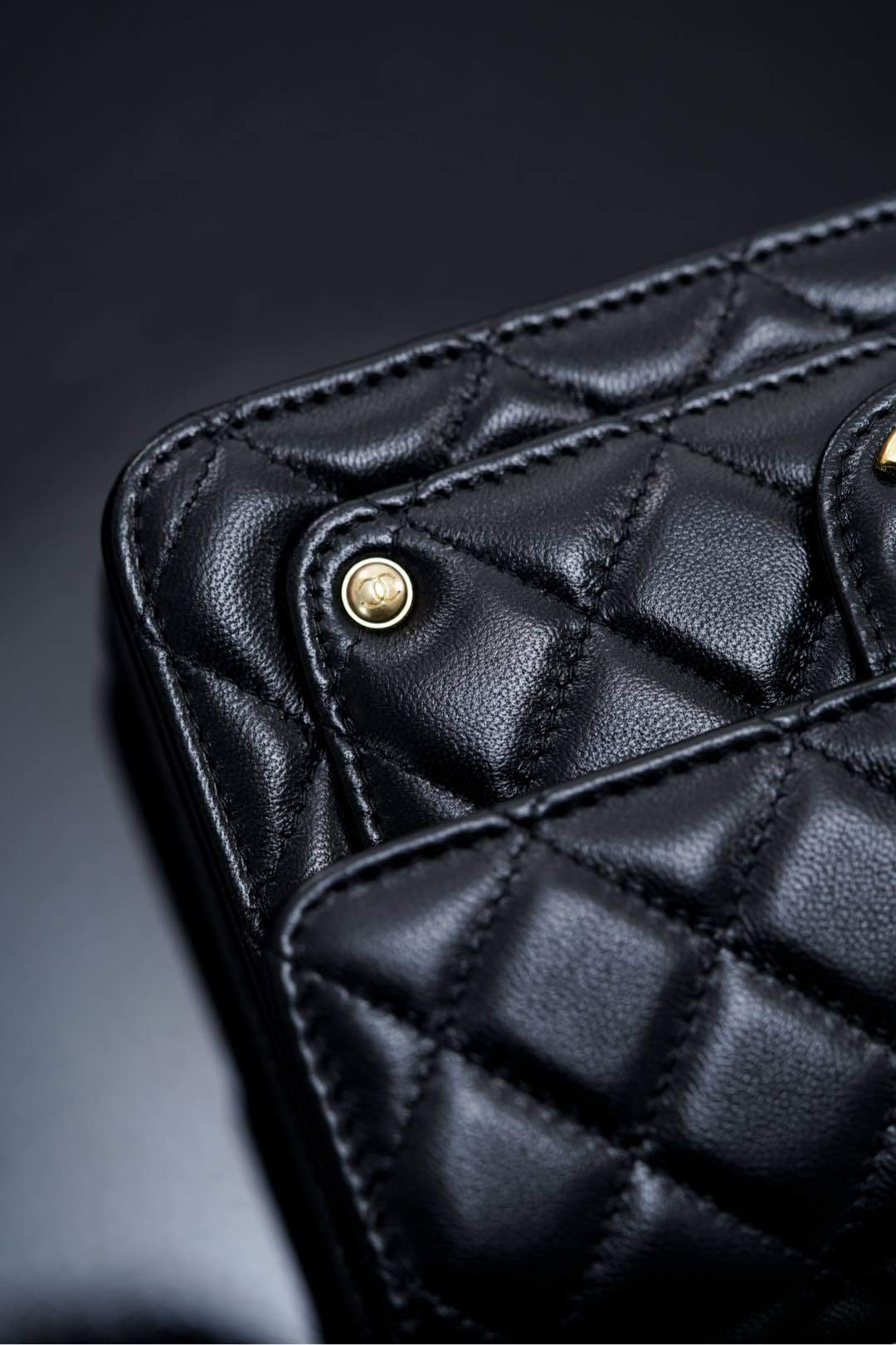 Original Inspired Shiny Lambskin Replica Wallet On Chain - Image 30