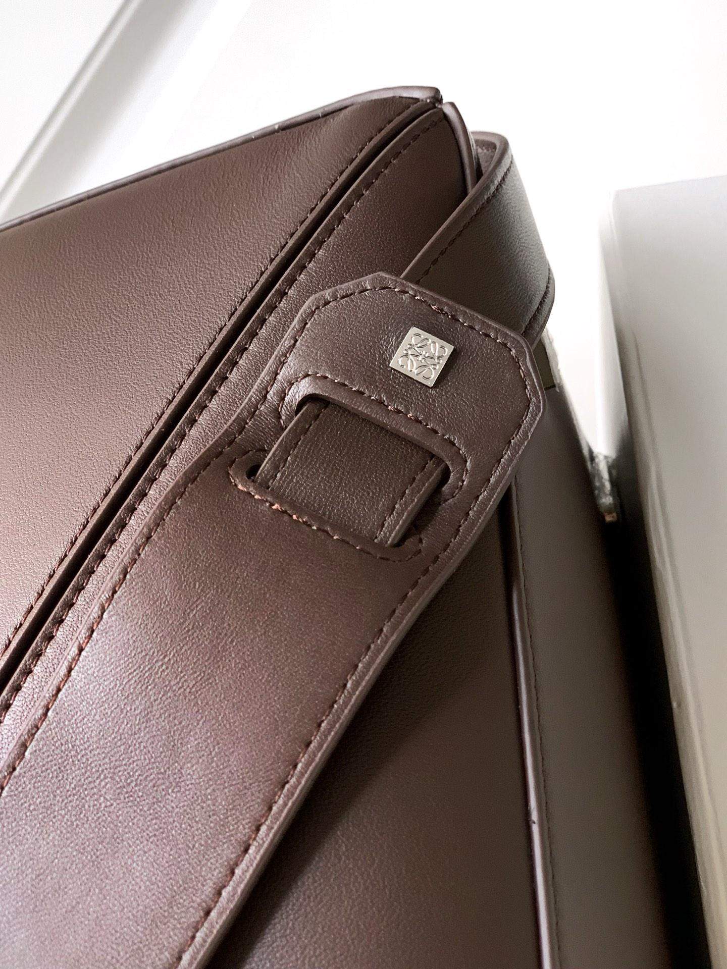 Exclusive Loewe Large Featherlight Puzzle Replica Bag In Nappa Lambskin - Image 5