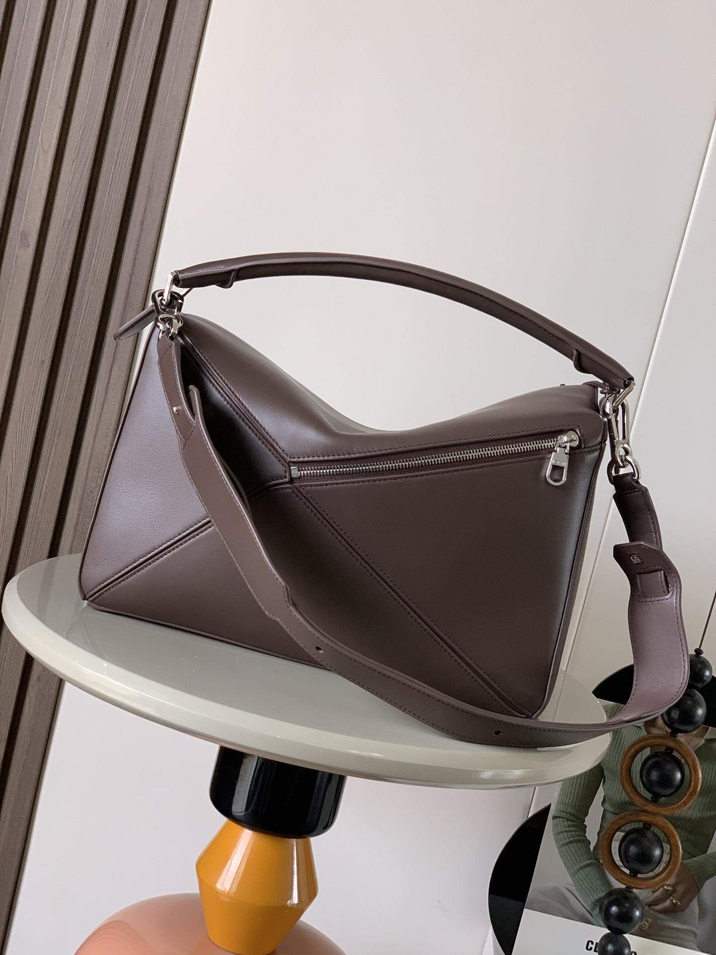 Exclusive Loewe Large Featherlight Puzzle Replica Bag In Nappa Lambskin - Image 2