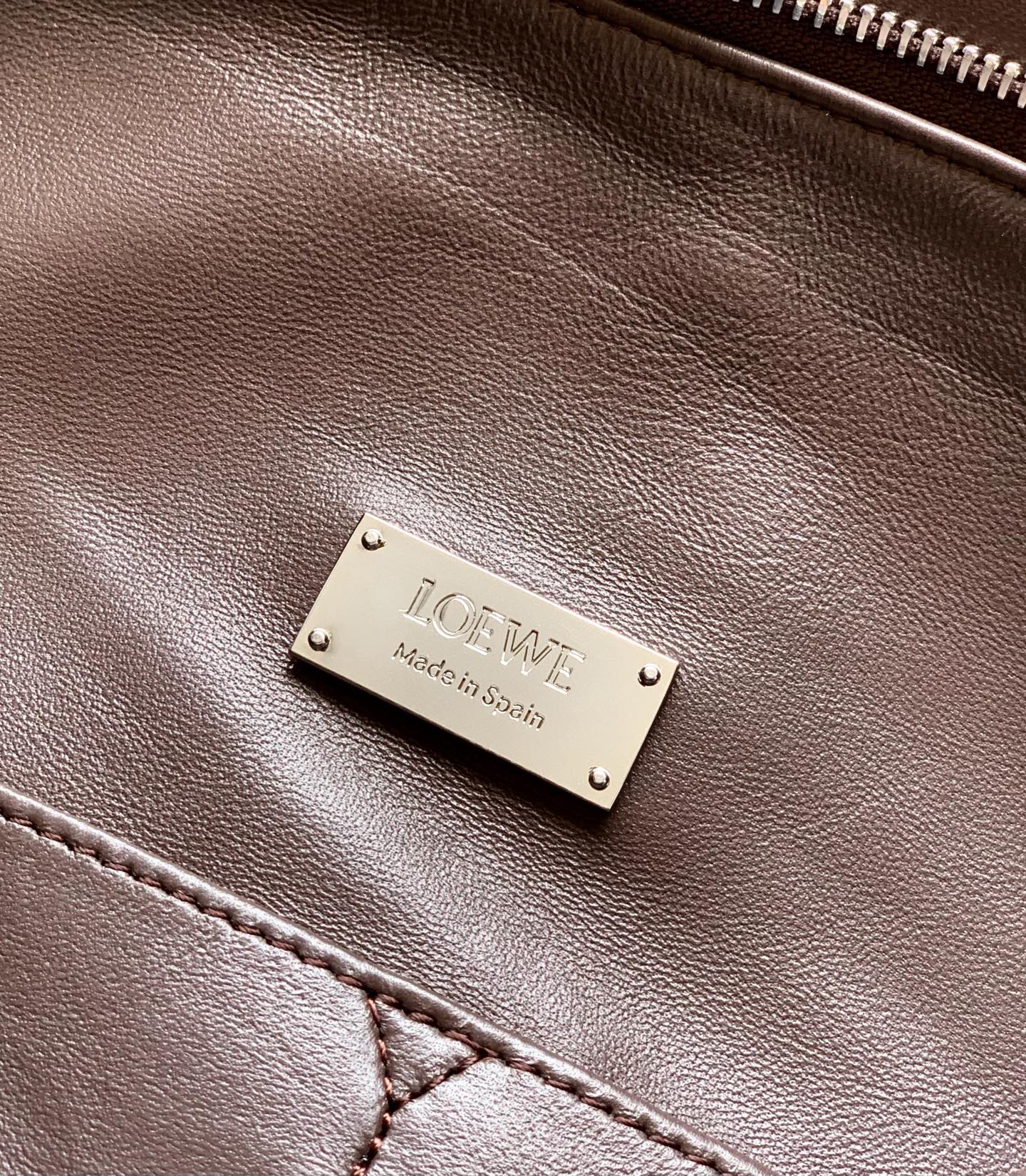 Exclusive Loewe Large Featherlight Puzzle Replica Bag In Nappa Lambskin - Image 9