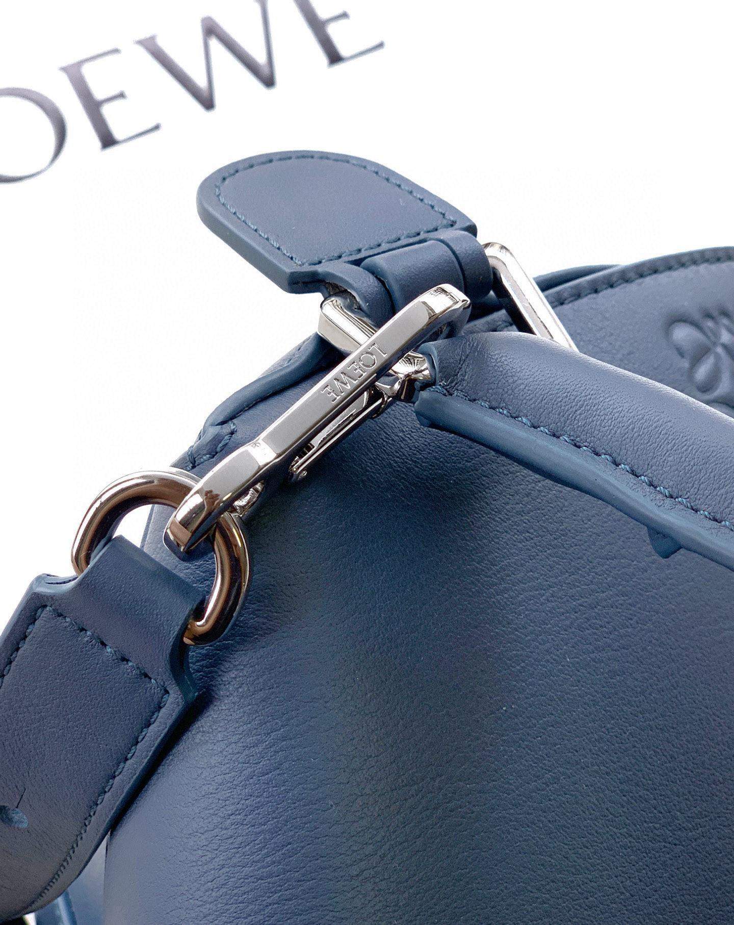 Finest Loewe Large Puzzle Edge Replica Bag In Classic Calfskin - Image 5