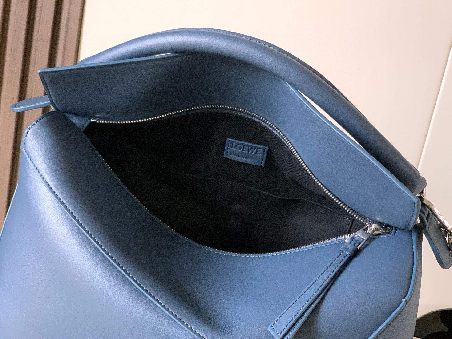 Finest Loewe Large Puzzle Edge Replica Bag In Classic Calfskin - Image 8