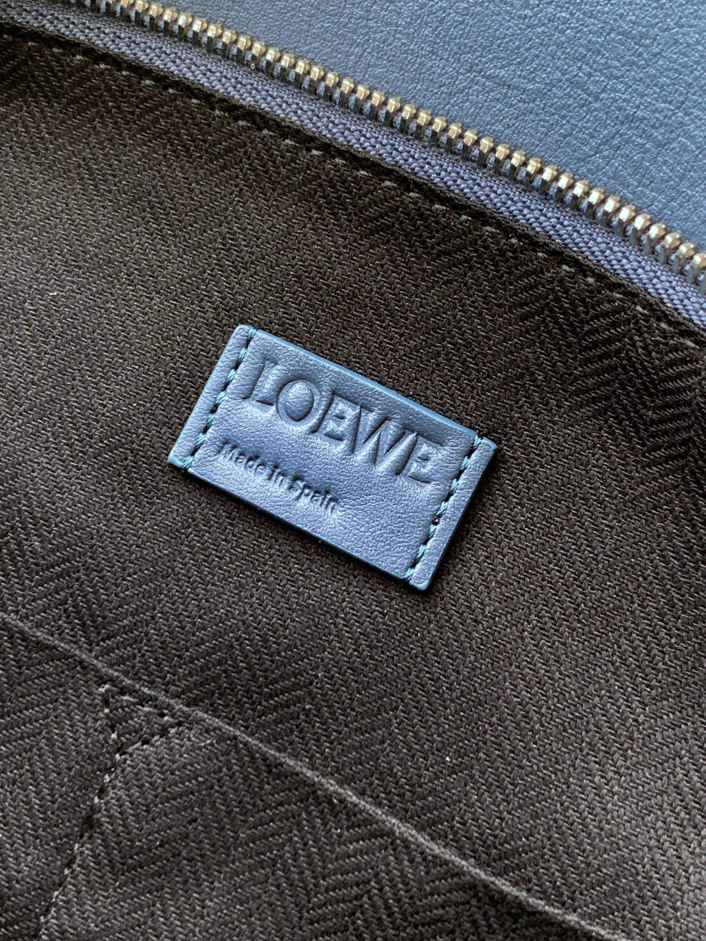 Finest Loewe Large Puzzle Edge Replica Bag In Classic Calfskin - Image 9