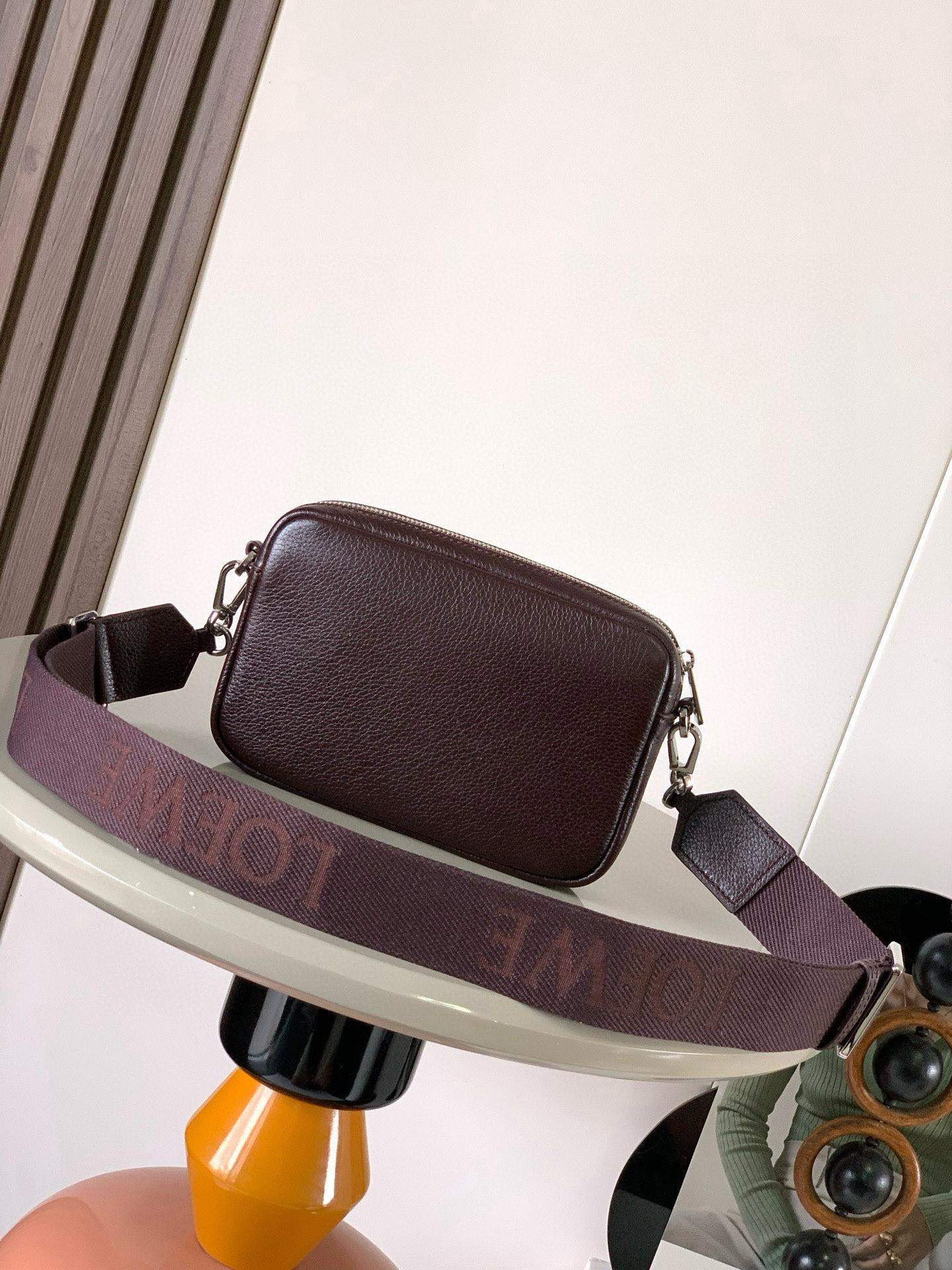 Supreme Loewe Small Pebble Replica Messenger Bag In Supple Grained Calfskin - Image 2