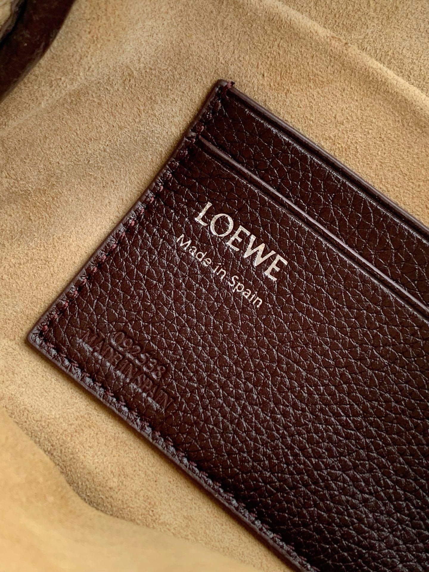 Supreme Loewe Small Pebble Replica Messenger Bag In Supple Grained Calfskin - Image 9