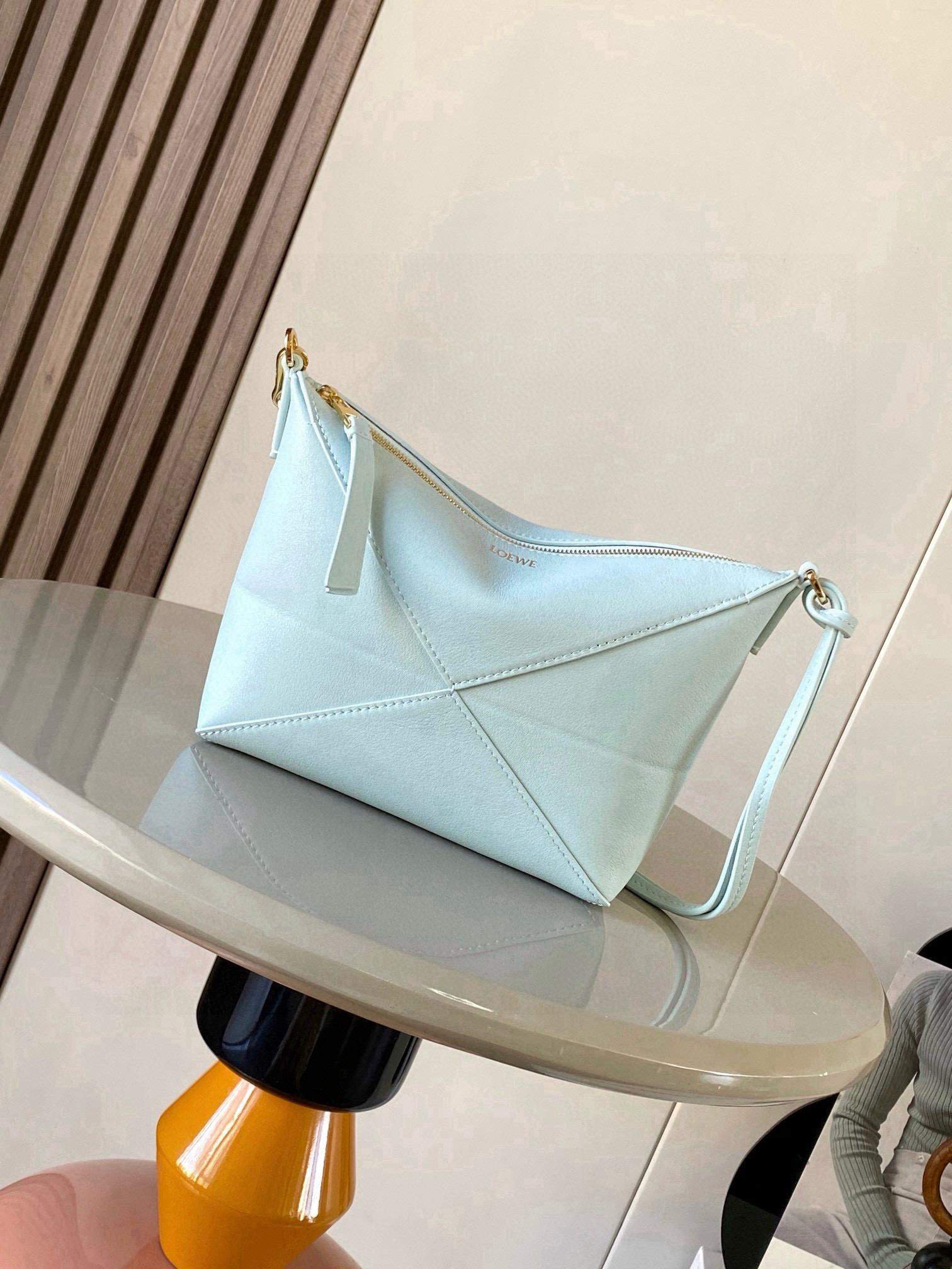 Luxury Replica Loewe Puzzle Fold Pouch In Shiny Nappa Calfskin