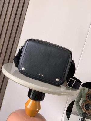 Deluxe Loewe Medium Pebble Replica Messenger Bag In Smooth Calfskin