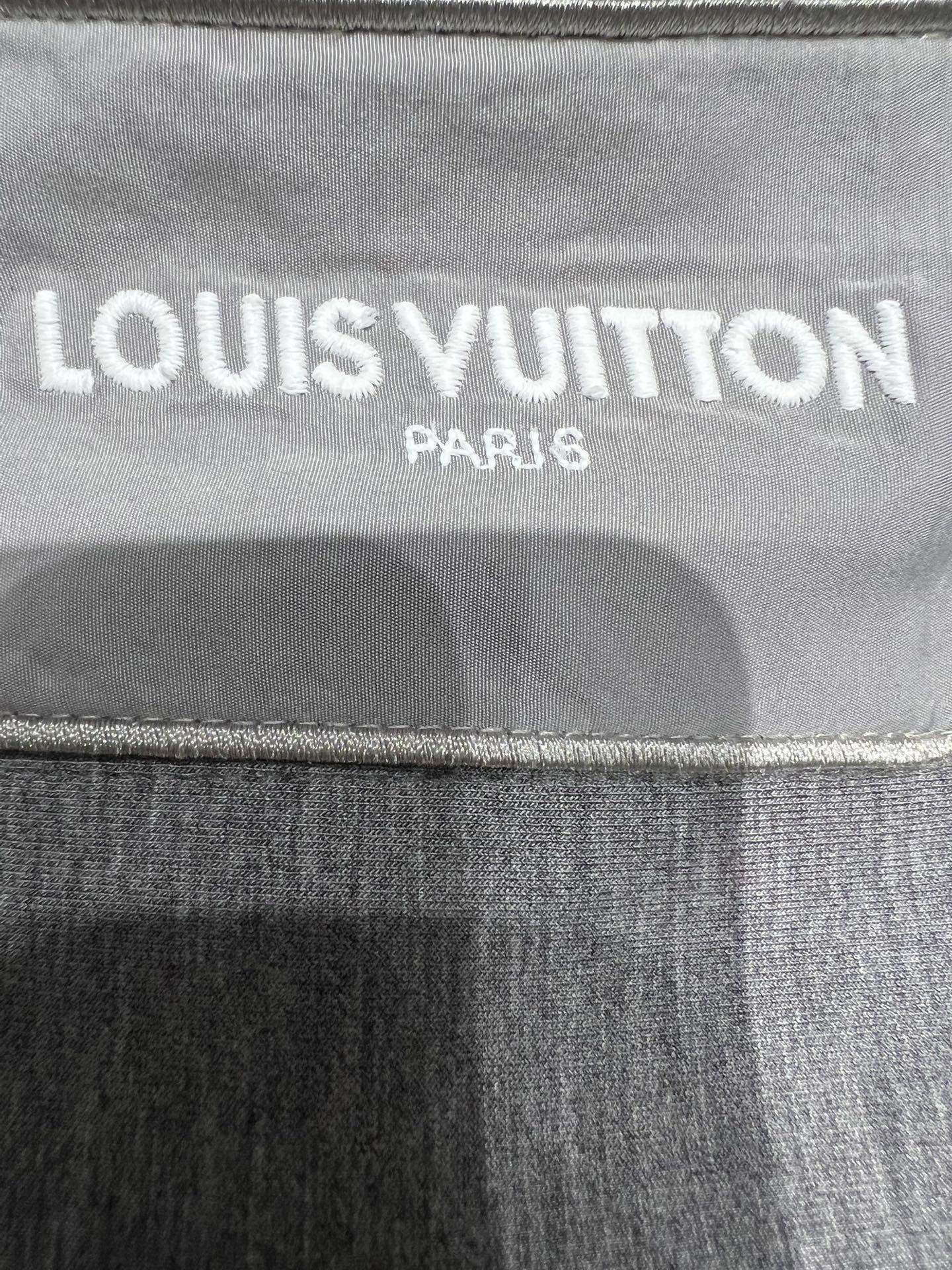 Exclusive Louis Vuitton Cropped Monogram Scarf Replica Hoodie - Image 5