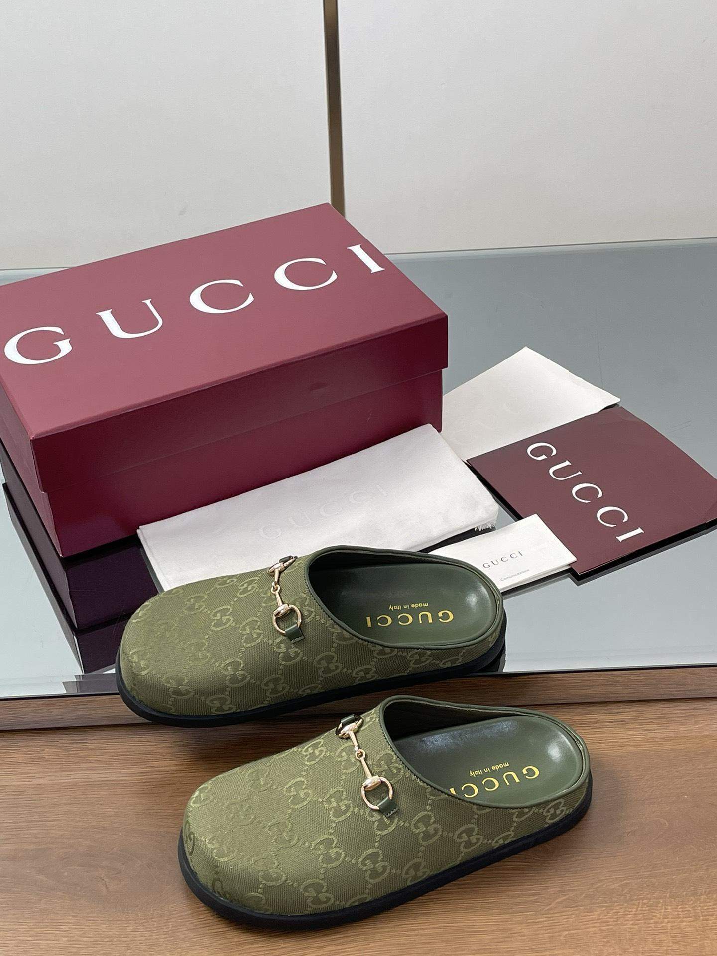 Mirror Quality Gucci Replica Mule With Horsebit