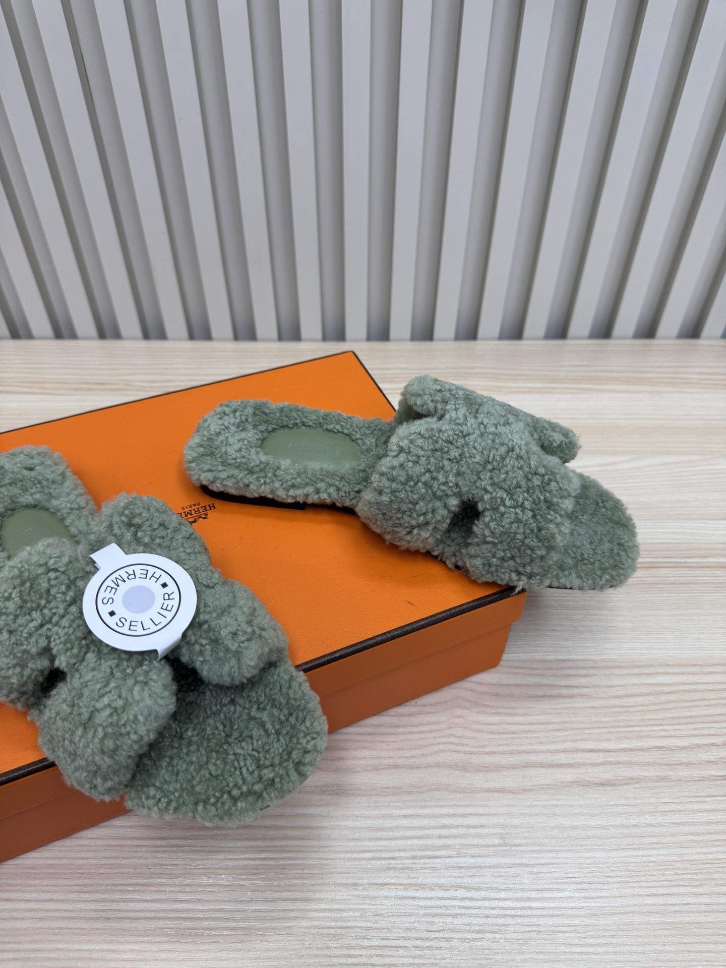 Deluxe Hermès Oran Shearling Replica Slide - Image 5