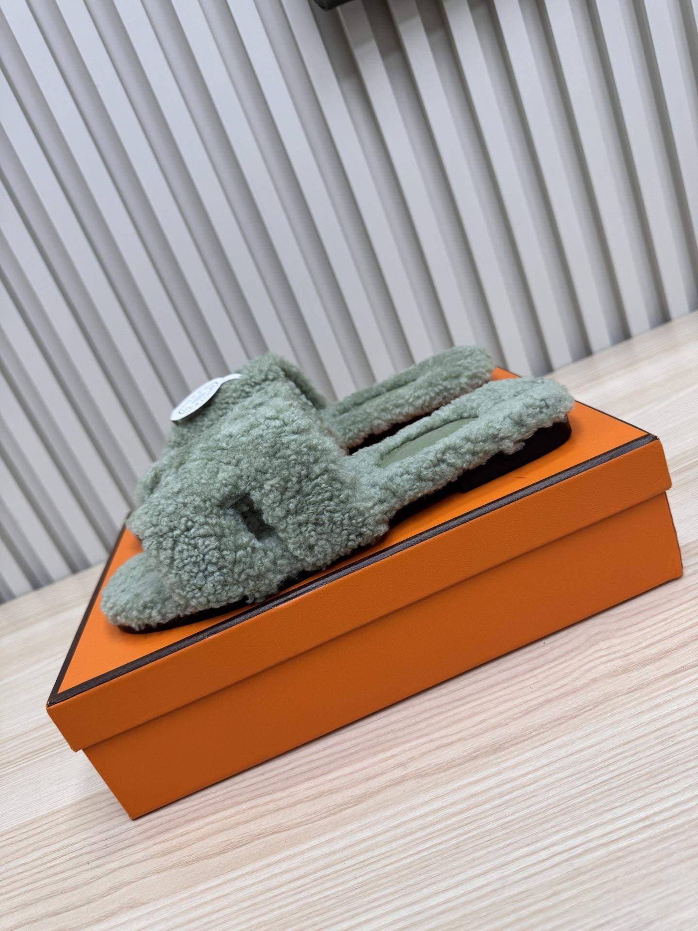 Deluxe Hermès Oran Shearling Replica Slide - Image 2