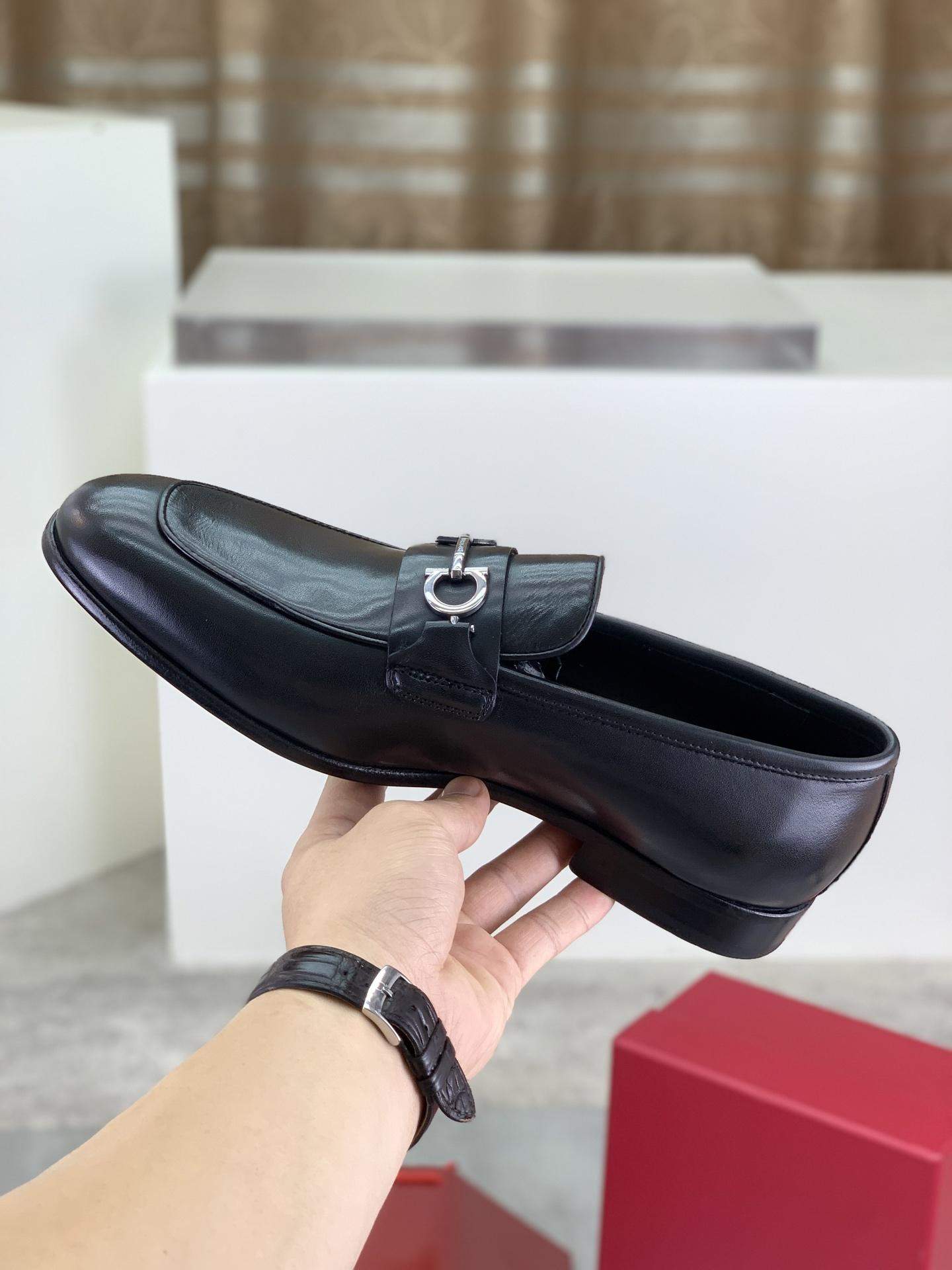 Copy Salvatore Ferragamo Replica Moccasin With Gancini Ornament - Image 6