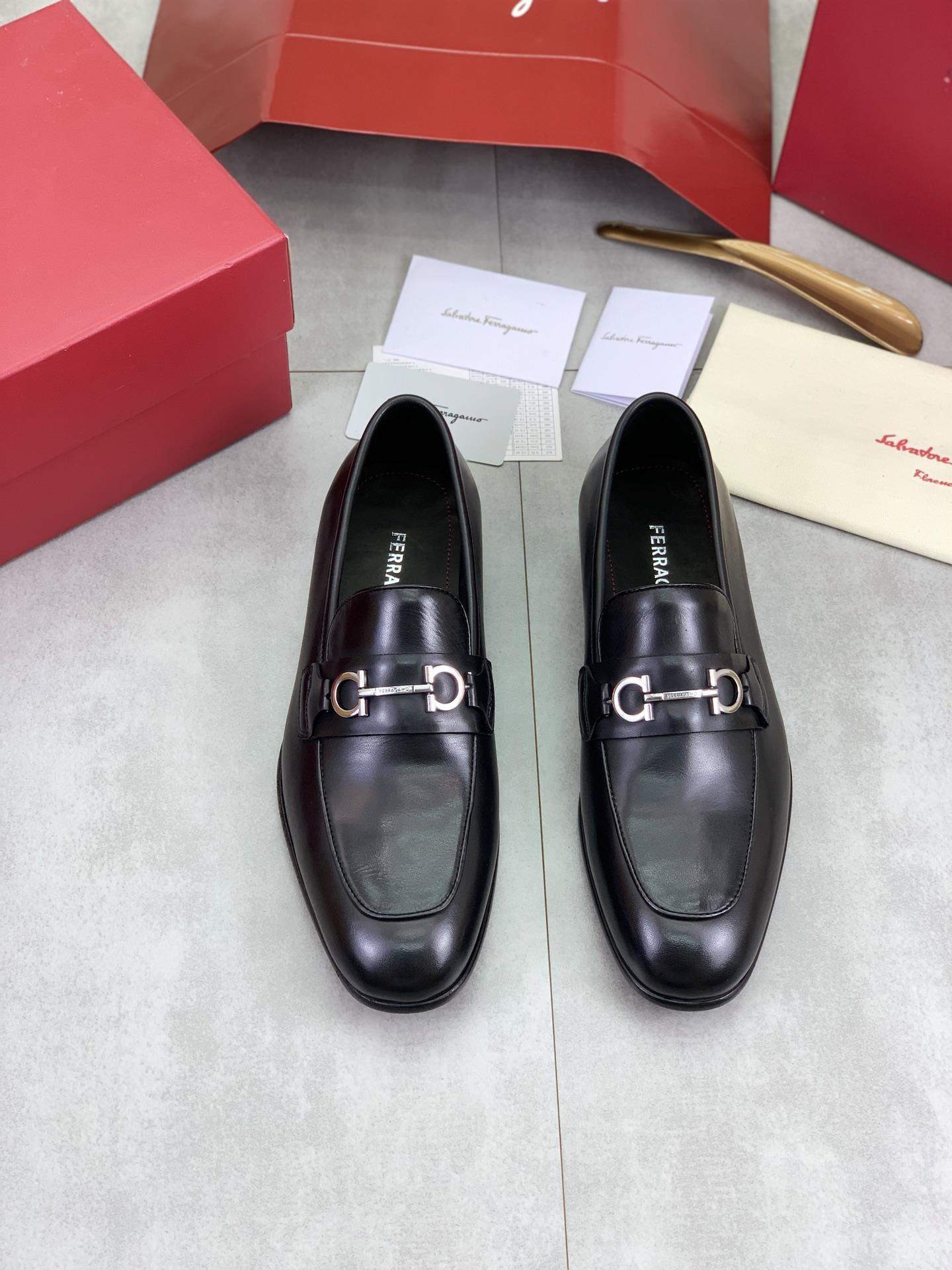 Copy Salvatore Ferragamo Replica Moccasin With Gancini Ornament - Image 2