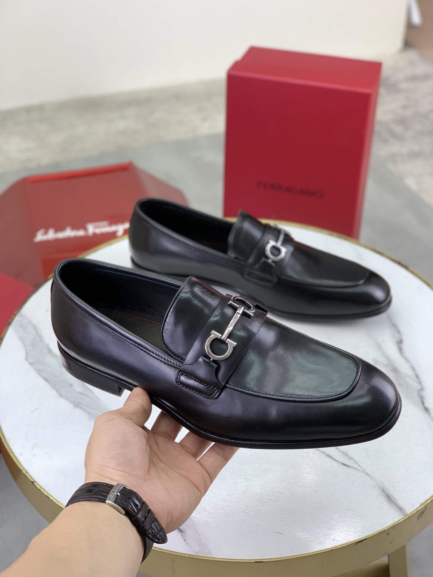 Copy Salvatore Ferragamo Replica Moccasin With Gancini Ornament - Image 3