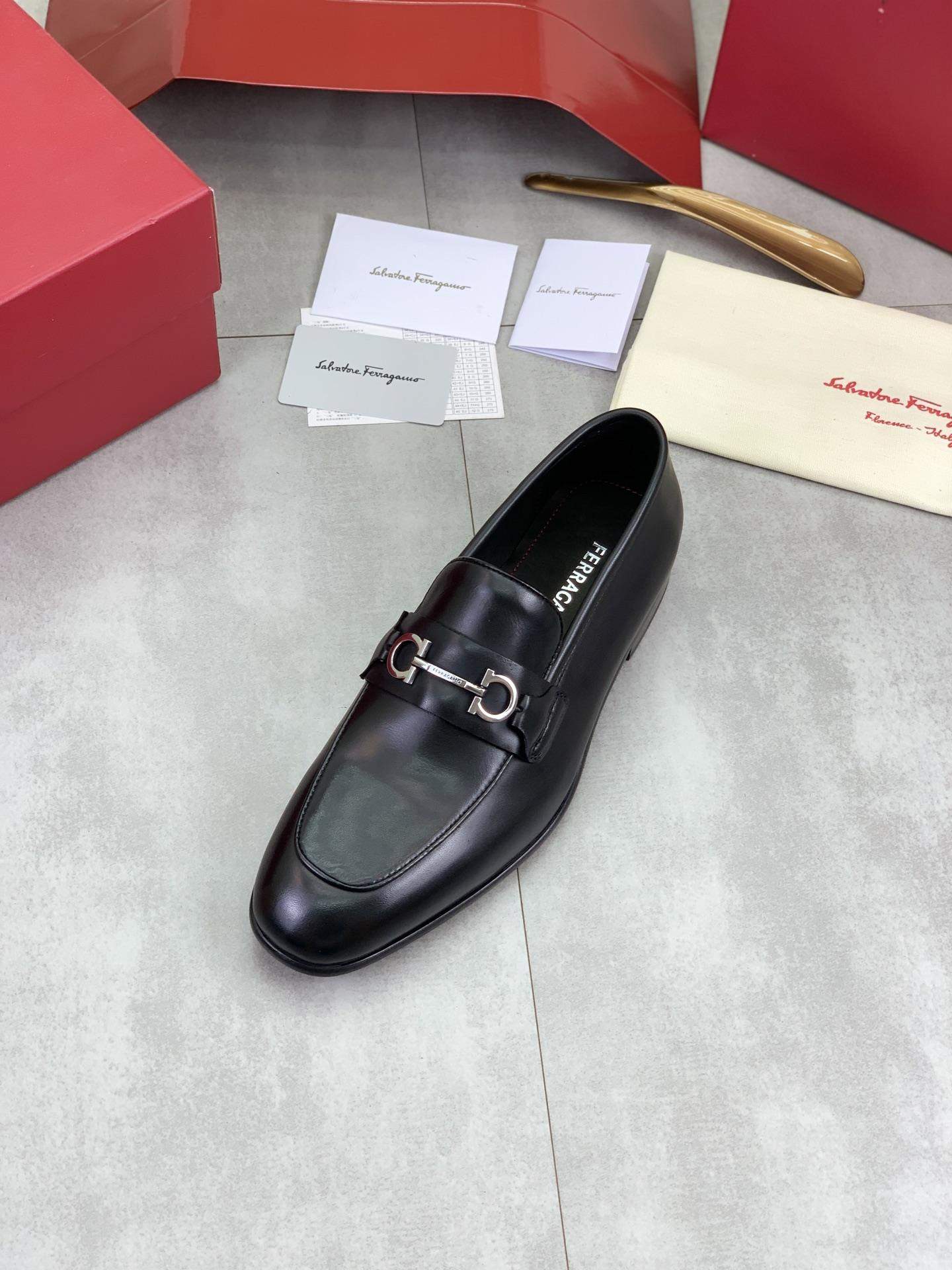 Copy Salvatore Ferragamo Replica Moccasin With Gancini Ornament - Image 5