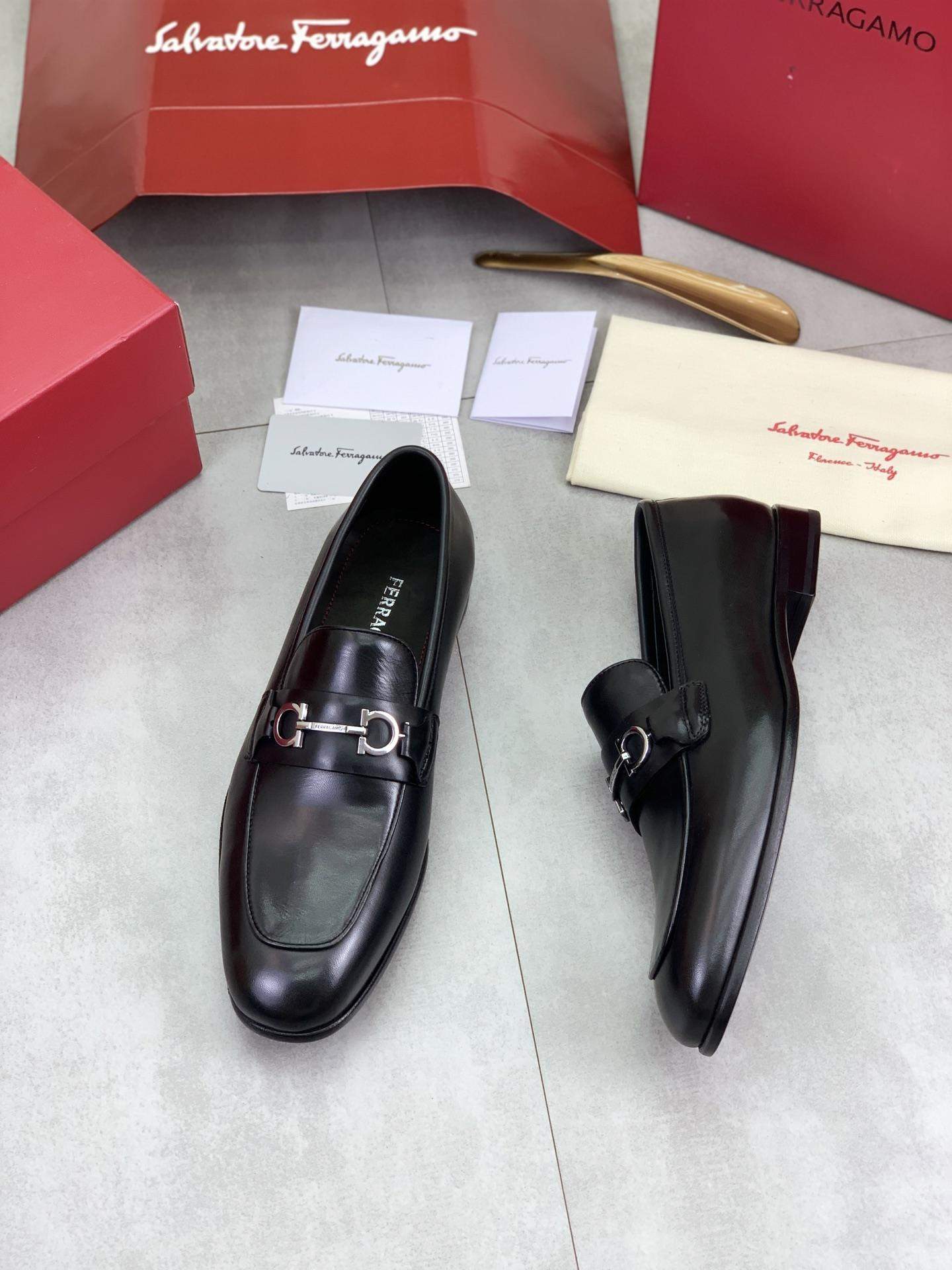 Copy Salvatore Ferragamo Replica Moccasin With Gancini Ornament - Image 4