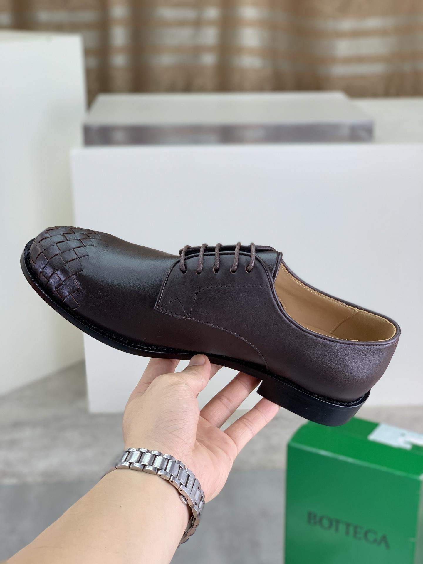 Deluxe Bottega Veneta James Replica Lace-Up Shoe - Image 5