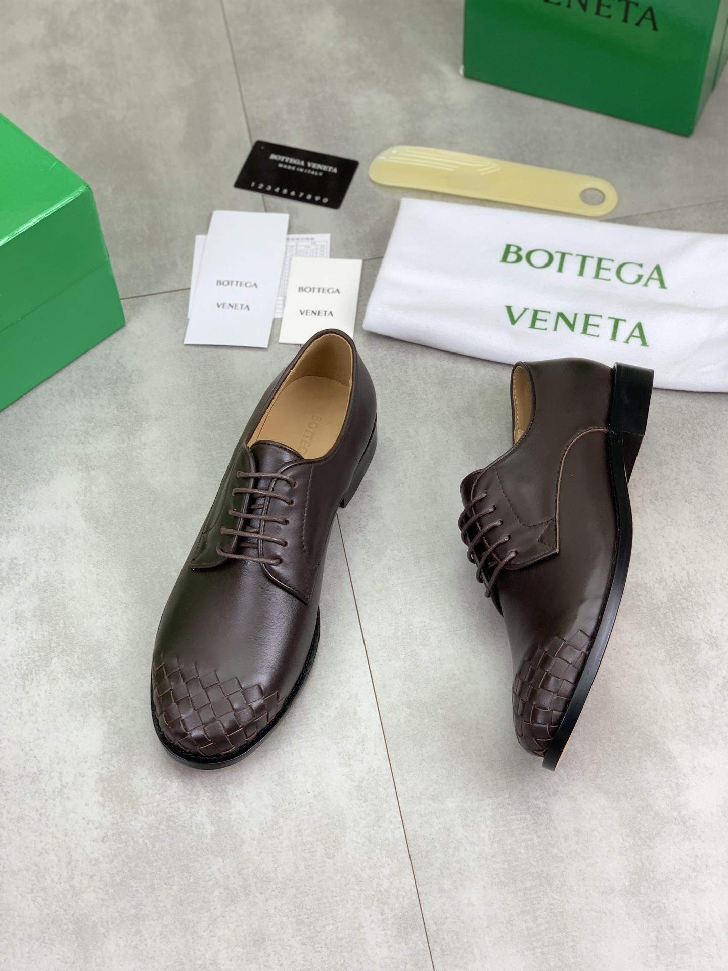 Deluxe Bottega Veneta James Replica Lace-Up Shoe - Image 3