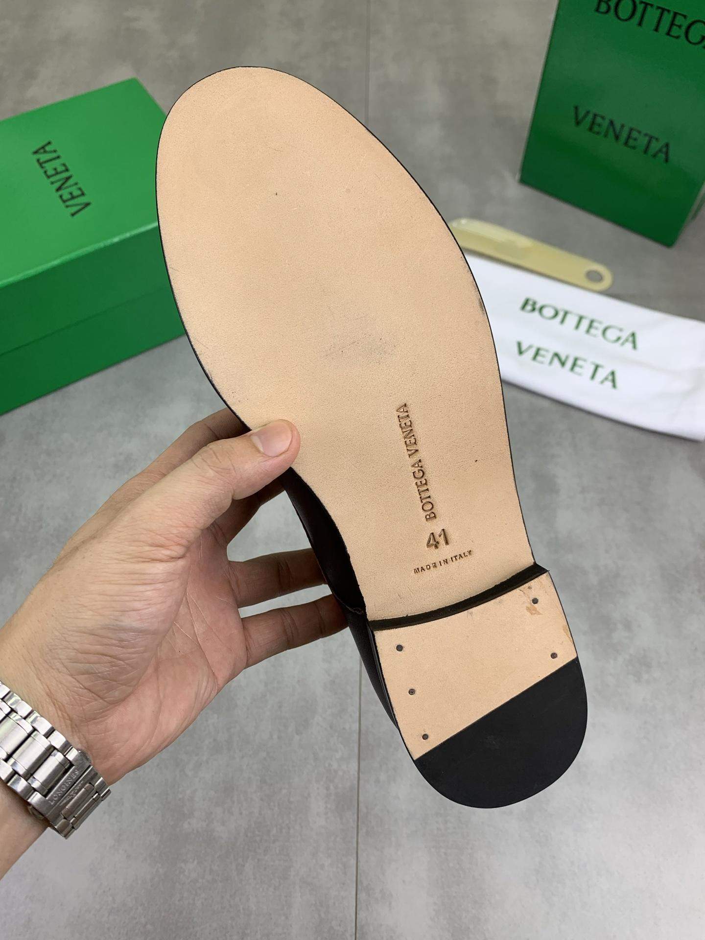 Deluxe Bottega Veneta James Replica Lace-Up Shoe - Image 9