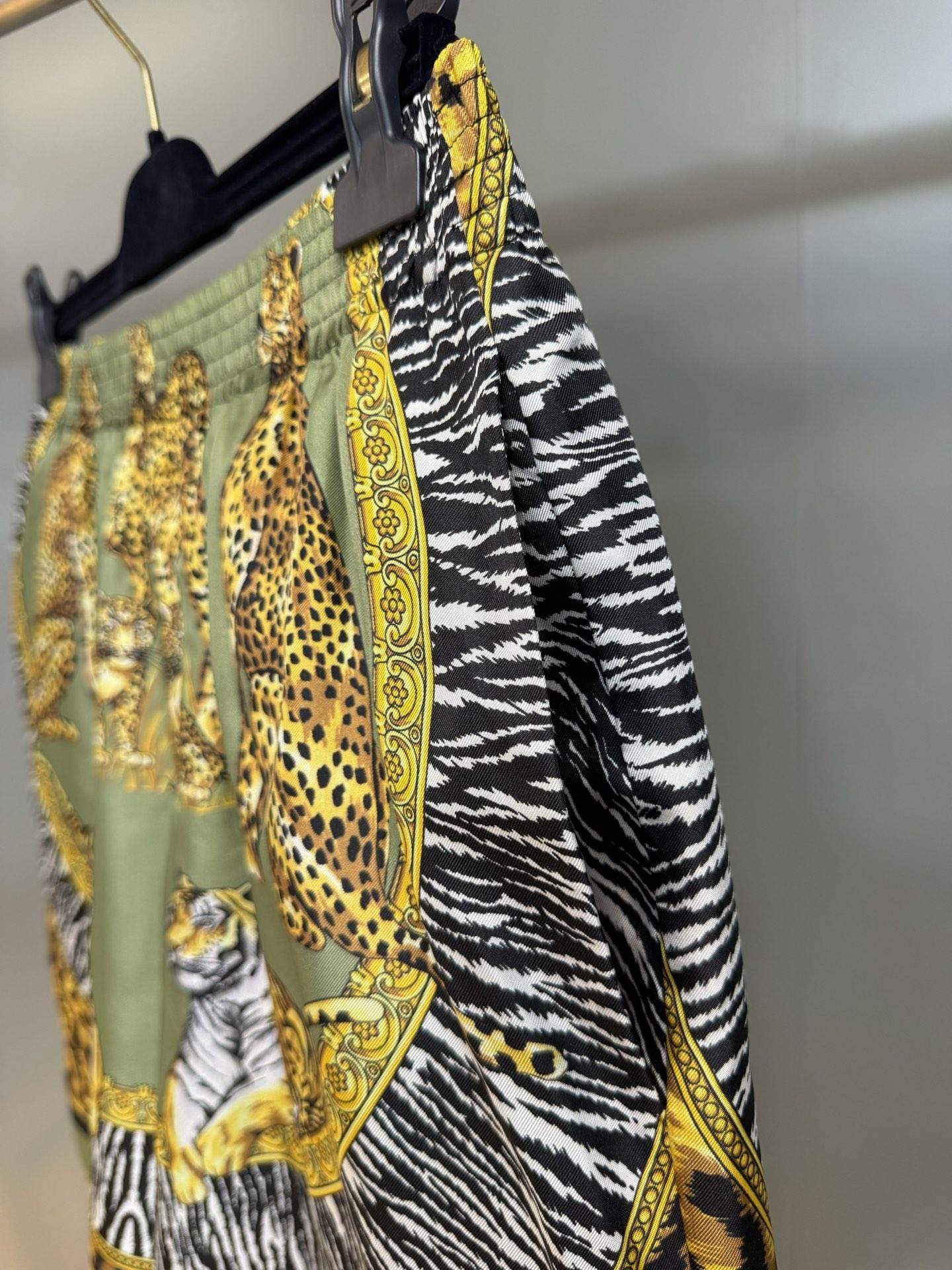 Luxury Versace Wild Cats Silk Replica Shorts - Image 8