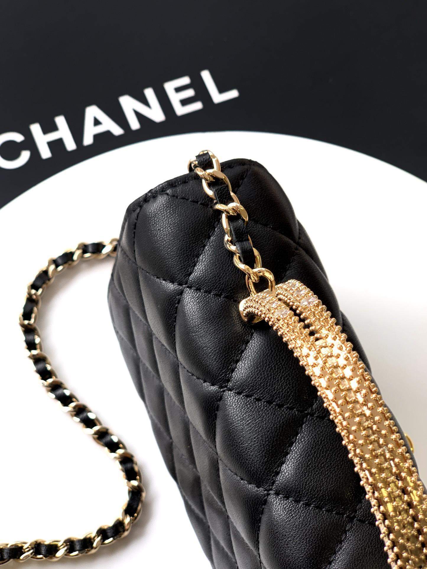 Original Inspired Replica Clutch With Chain - Image 5