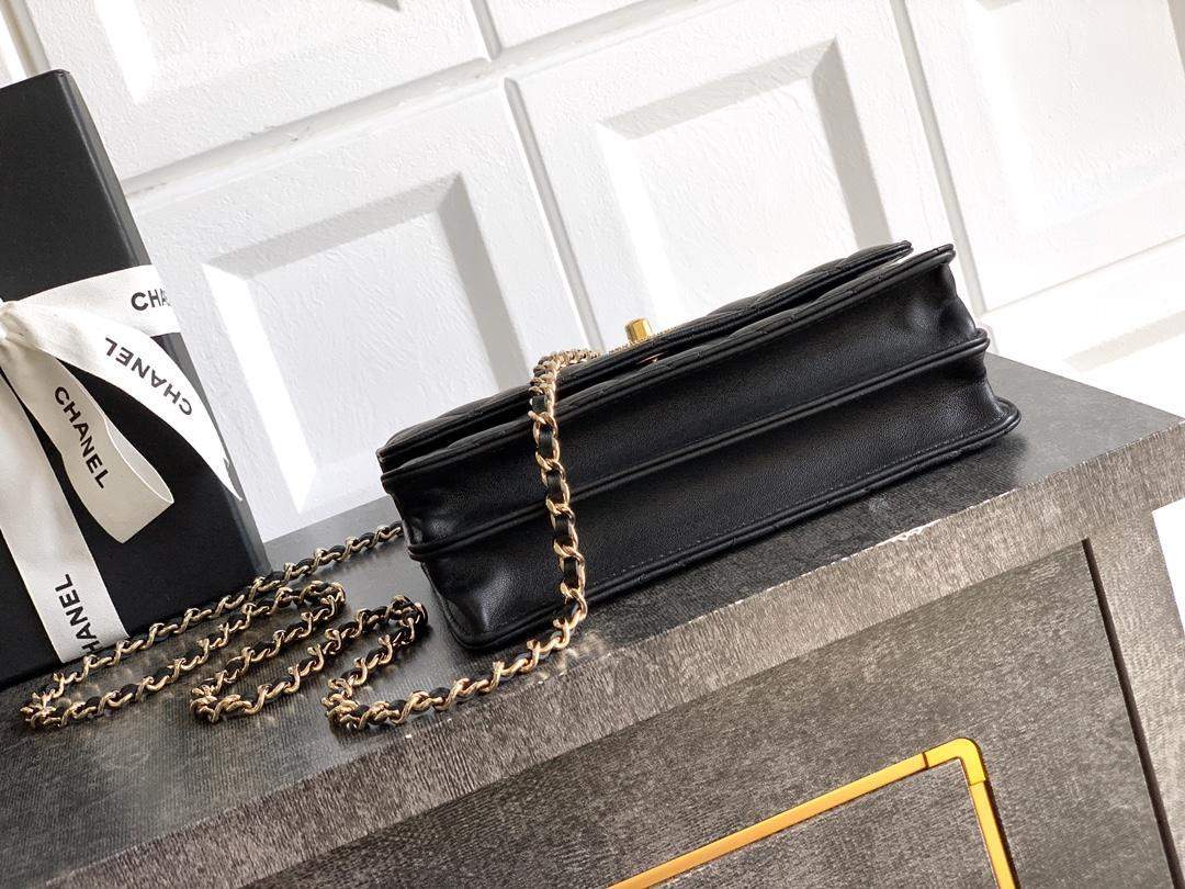 Original Inspired Replica Clutch With Chain - Image 4
