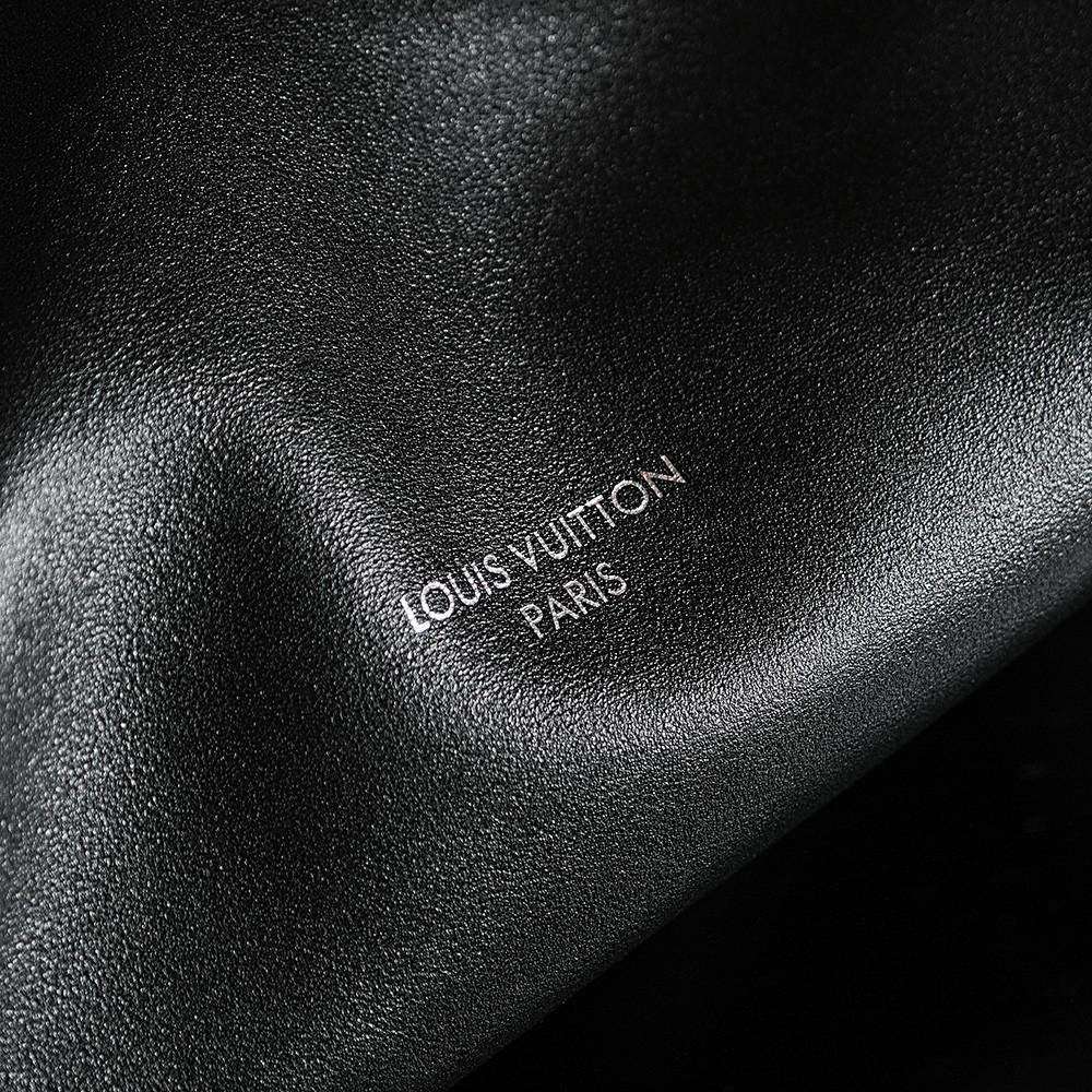 Luxury Replica Louis Vuitton CarryAll Vibe MM - Image 16