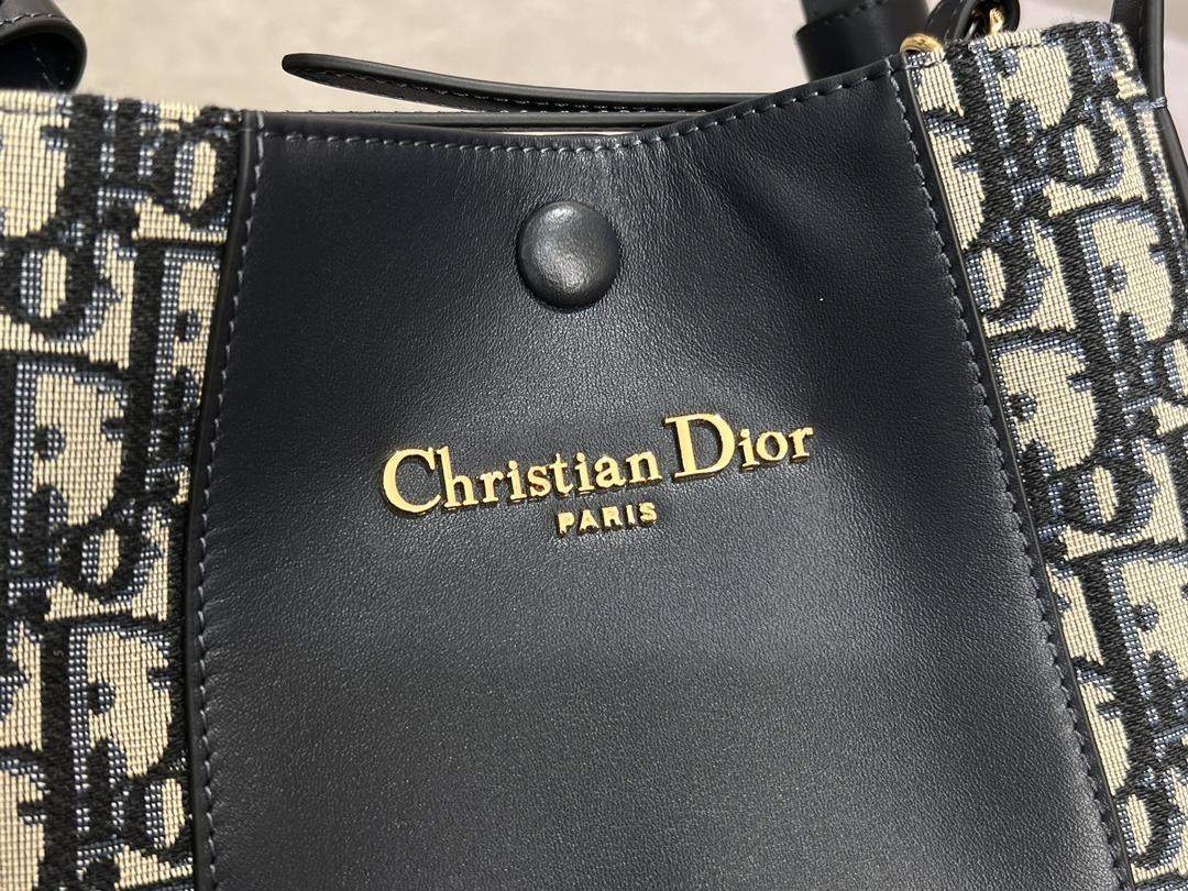 Best Christian Dior Small Signature Replica Bucket Bag - Image 4