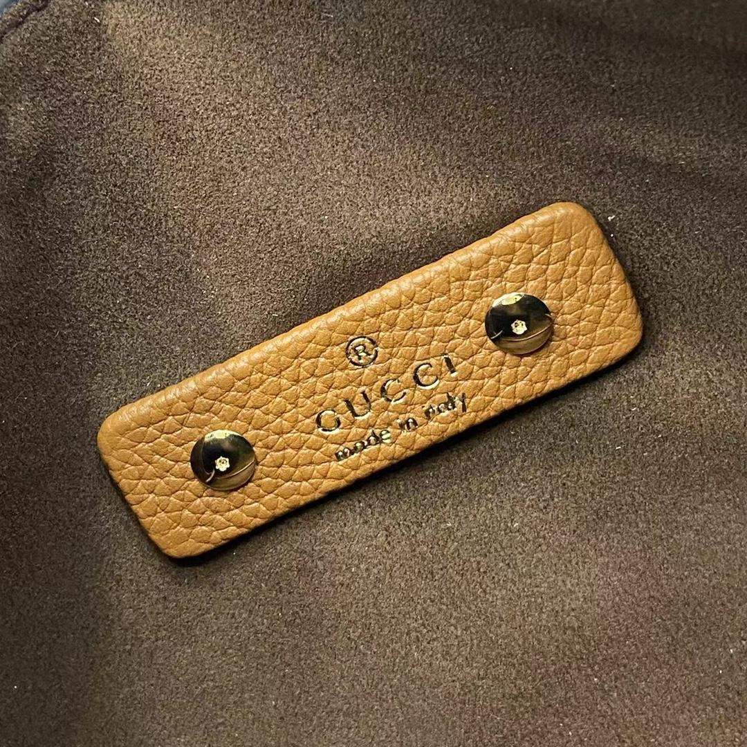 Shop Gucci Softbit Medium Replica Top Handle Bag - Image 9