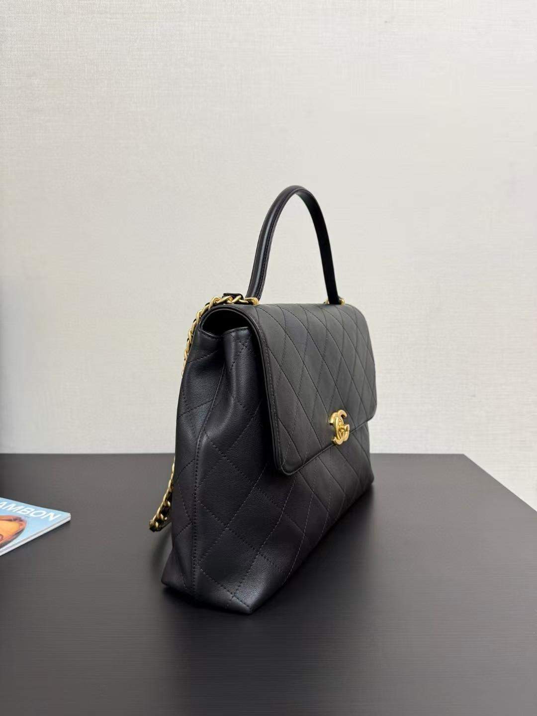 Luxury Maxi Replica Flap Bag With Top Handle - Image 3