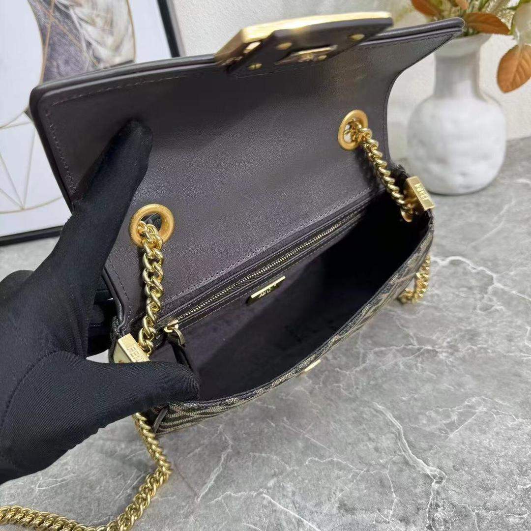 Best Fendi Replica Baguette Chain Midi Bag - Image 8