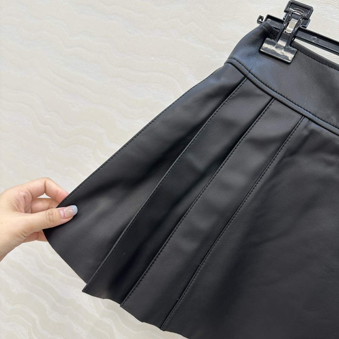 Luxury Replica Celine Mini Kilt Skirt In Soft Lambskin - Image 5