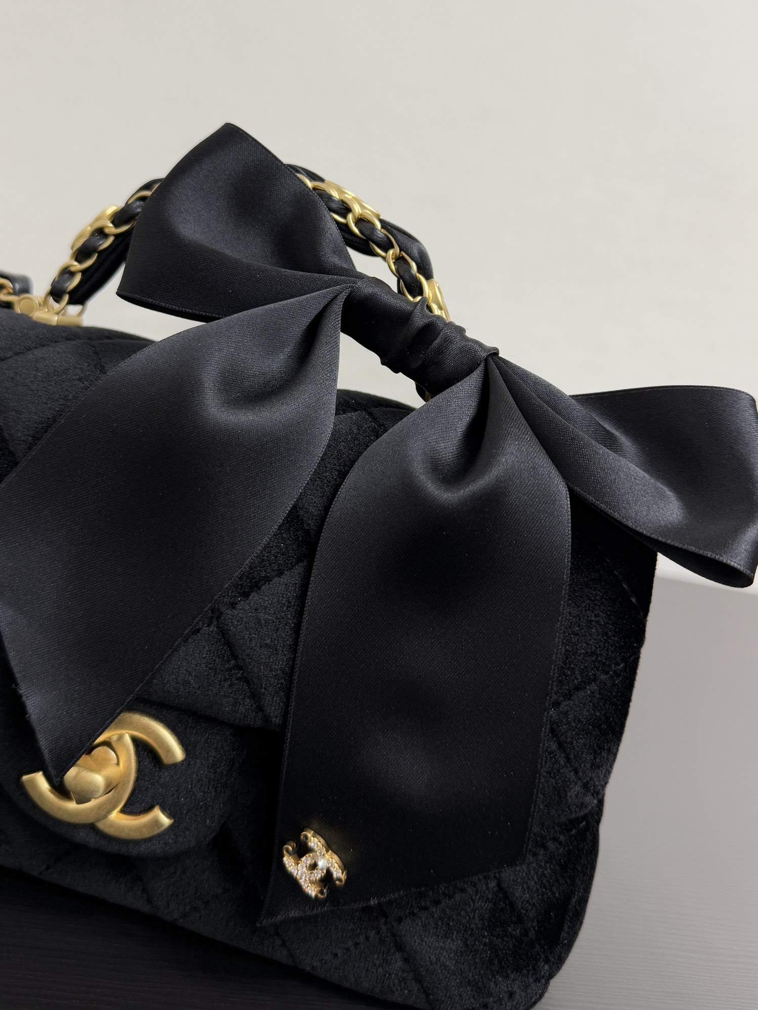 Luxury Replica Mini Flap Bag With Top Handle - Image 6