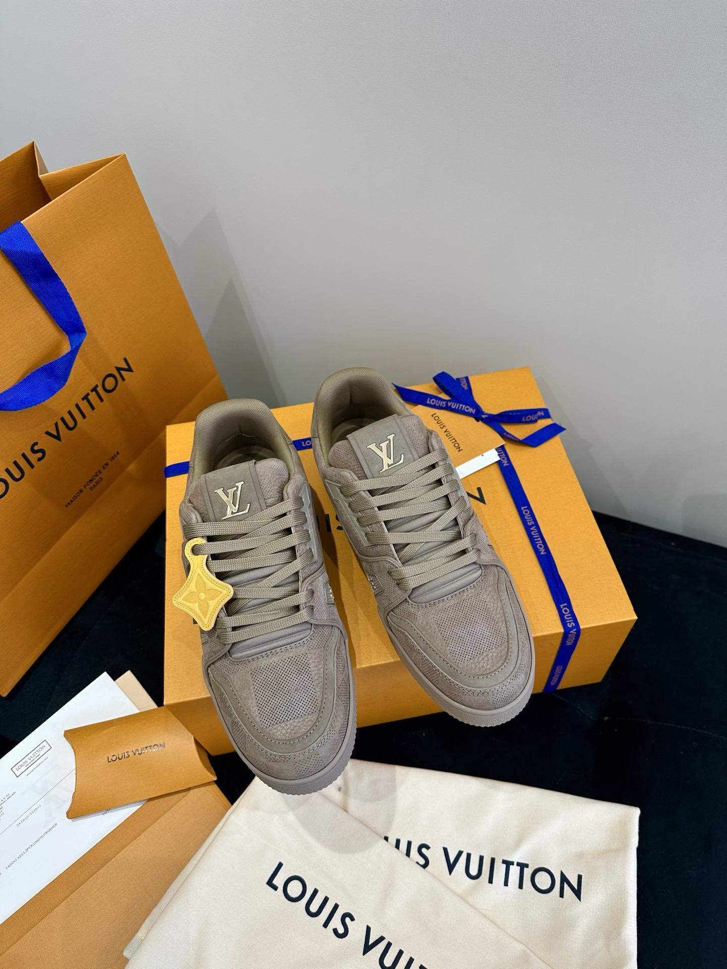 Luxury Louis Vuitton LV Trainer Replica Sneaker - Image 3