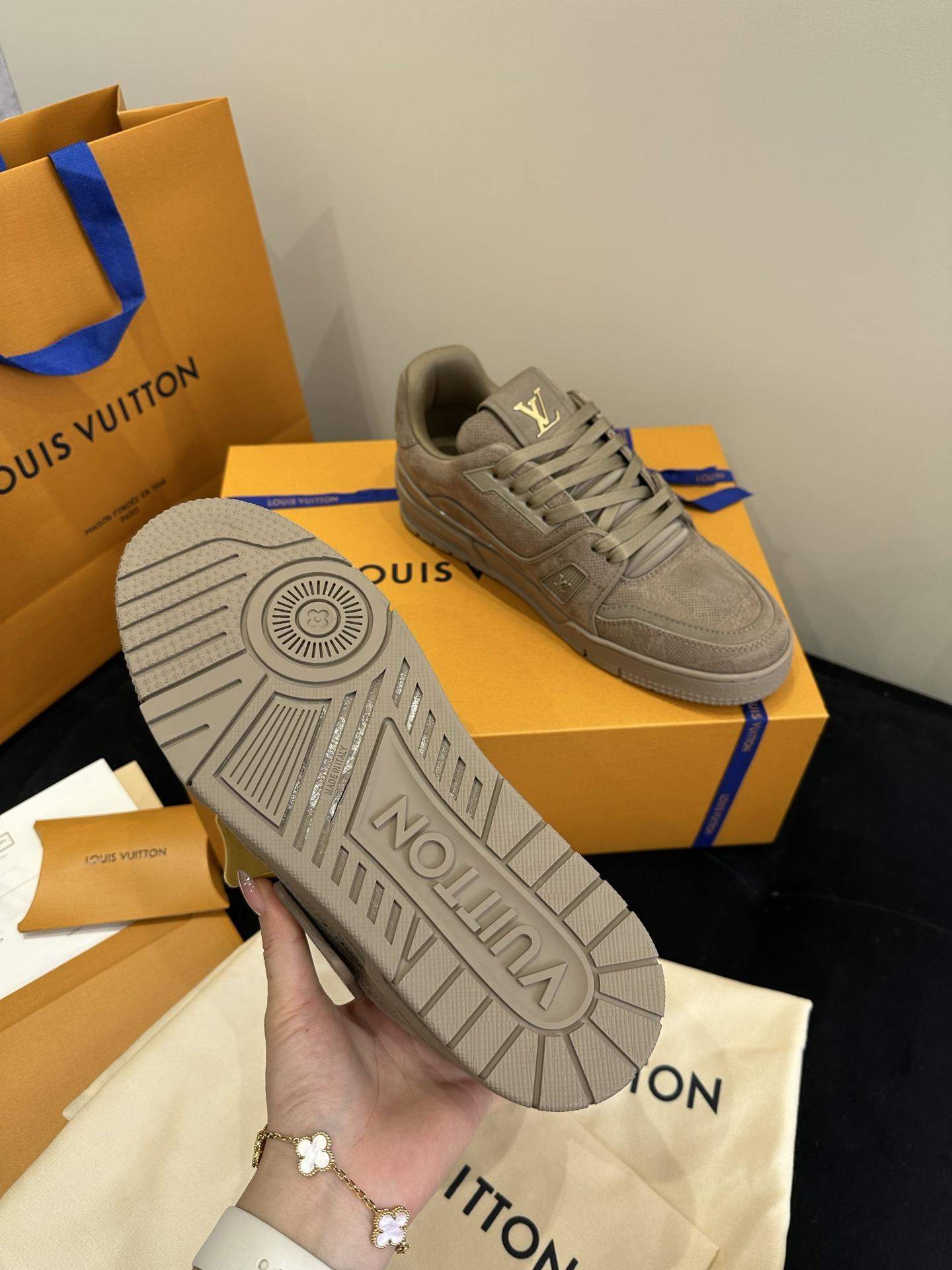 Luxury Louis Vuitton LV Trainer Replica Sneaker - Image 9