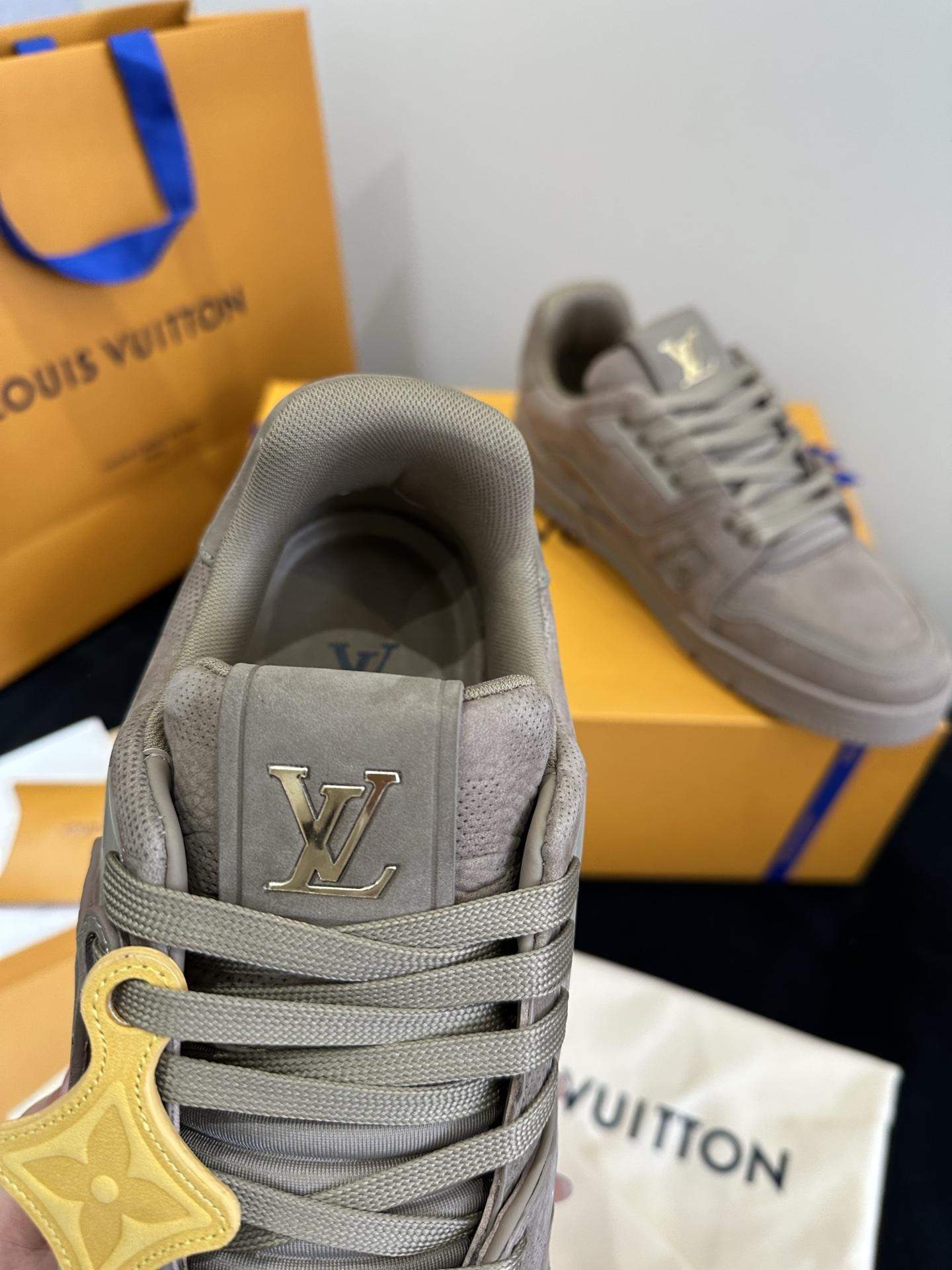 Luxury Louis Vuitton LV Trainer Replica Sneaker - Image 5