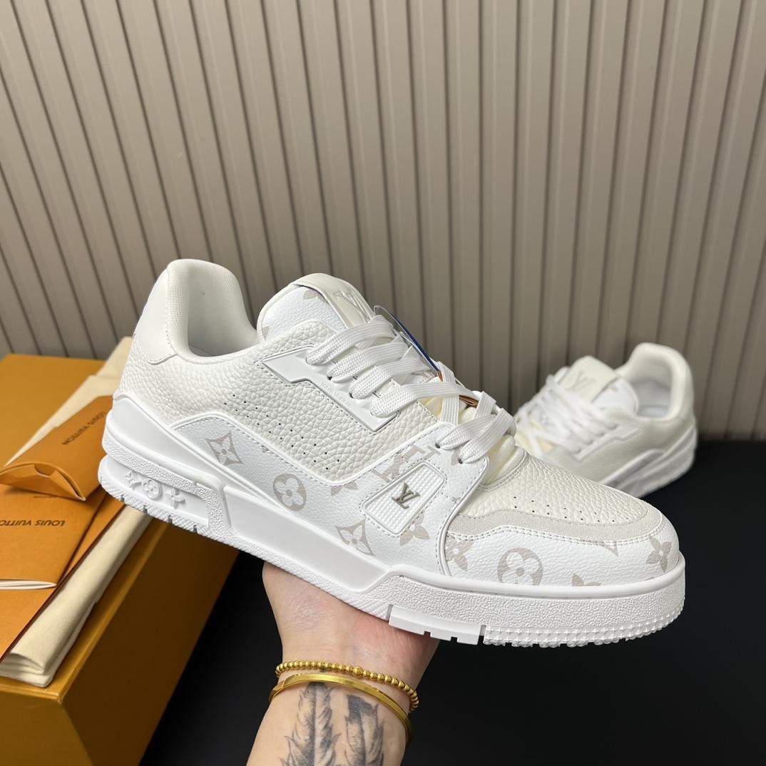 Luxury Replica LV Trainer Sneaker – High-End & Stylish - Image 6