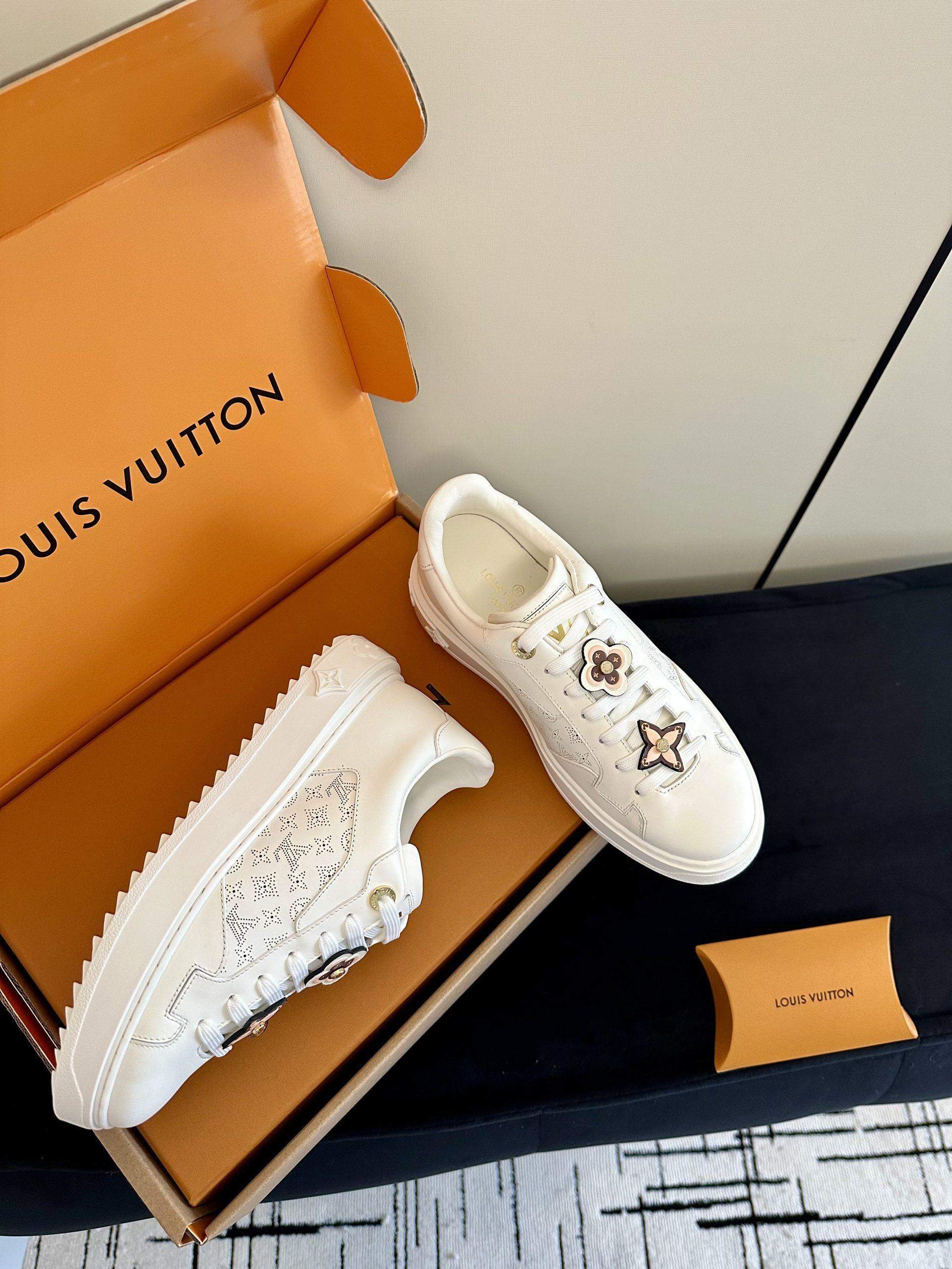 Top Grade Louis Vuitton Time Out Replica Sneaker - Image 4