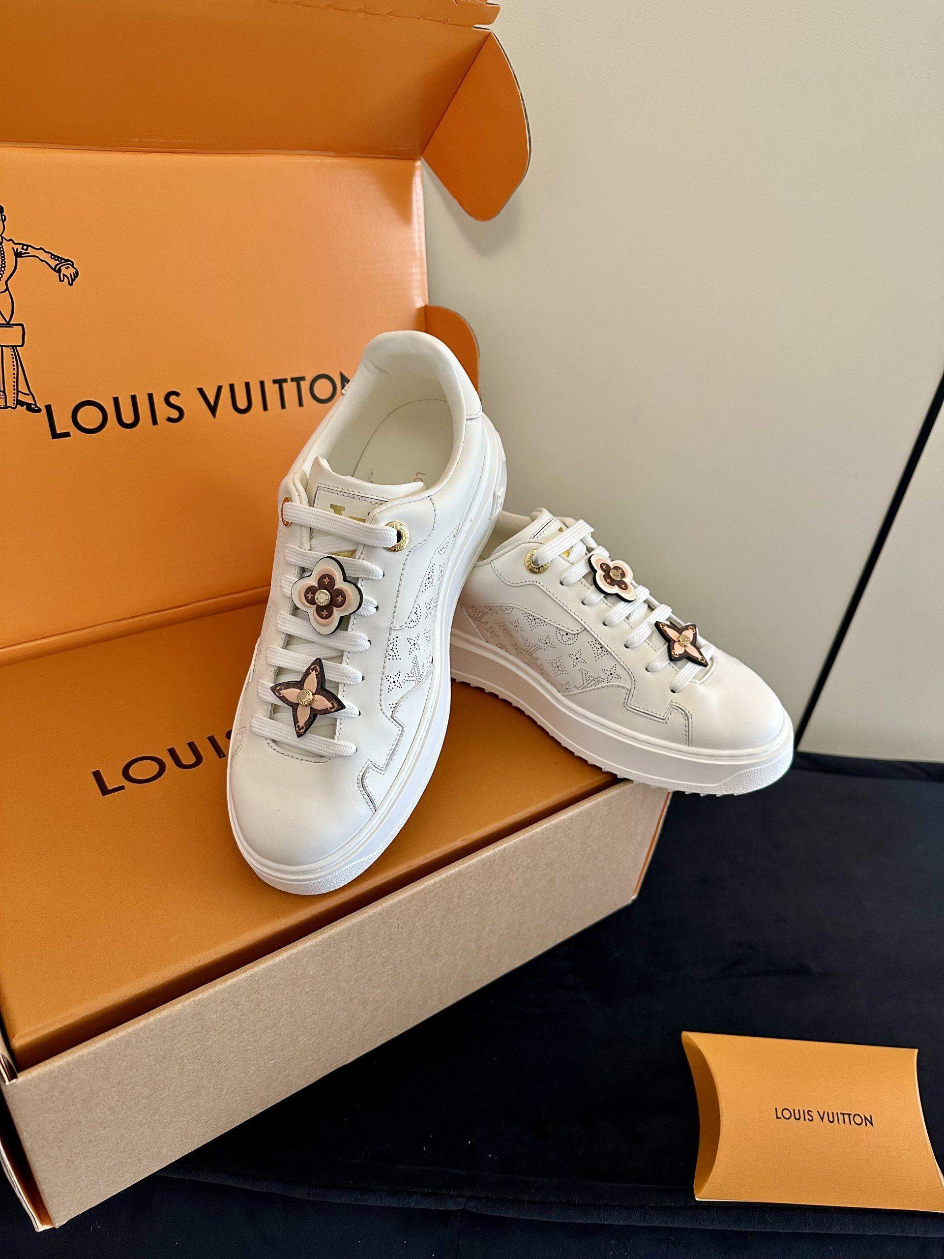 Top Grade Louis Vuitton Time Out Replica Sneaker - Image 3