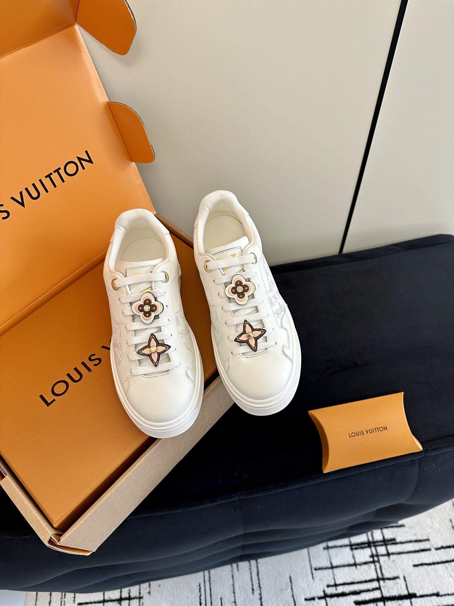 Top Grade Louis Vuitton Time Out Replica Sneaker - Image 2