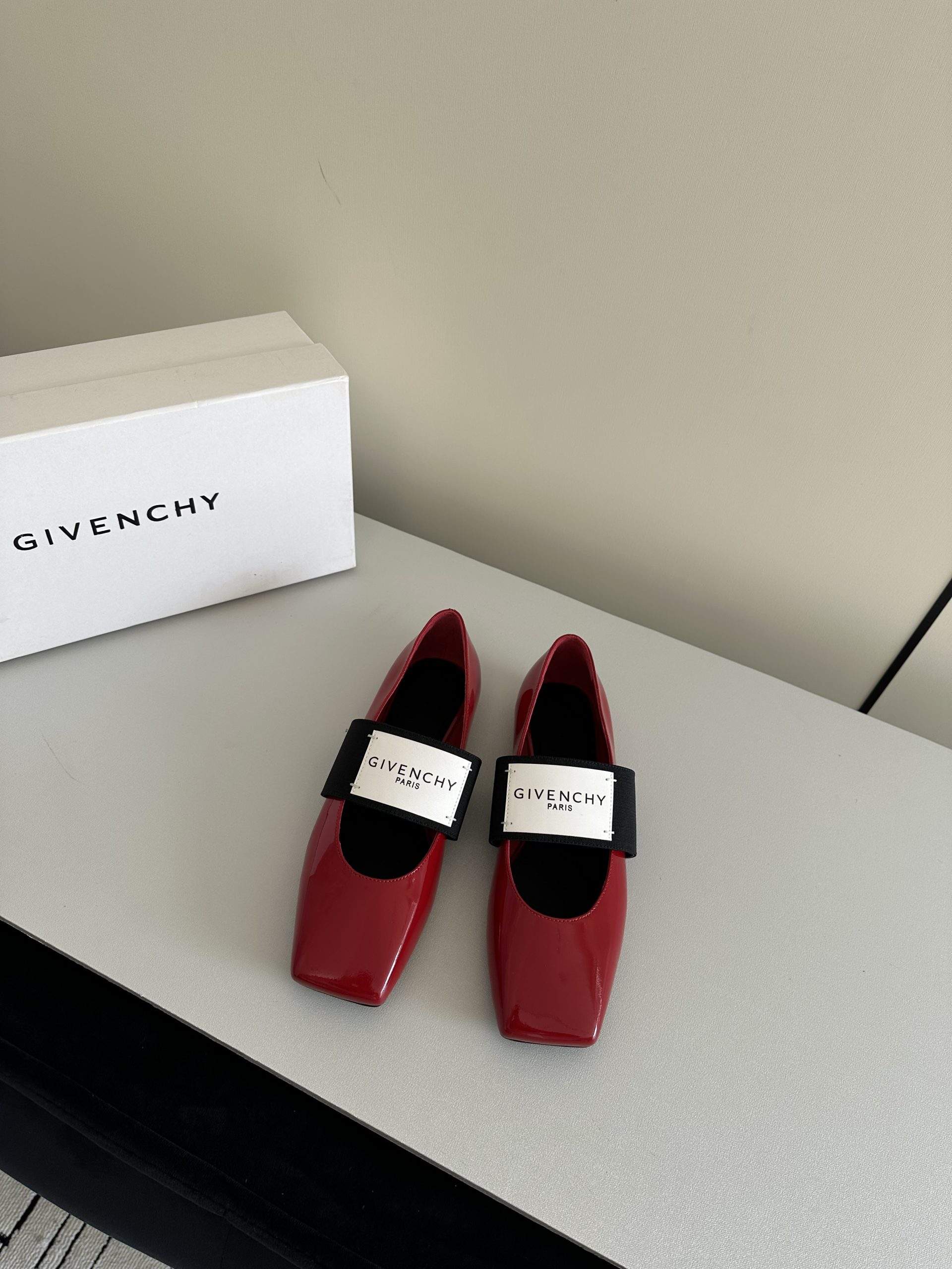 Copy Givenchy Sliced Square Replica Ballerinas In Patent Leather