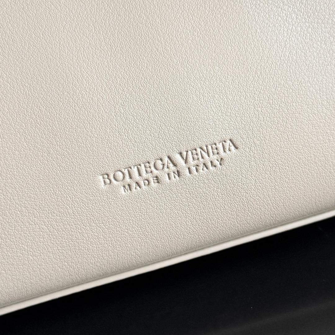 Supreme Bottega Veneta Small Ciao Ciao Replica Bag - Image 8