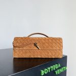 Superior Bottega Veneta Andiamo Replica Clutch