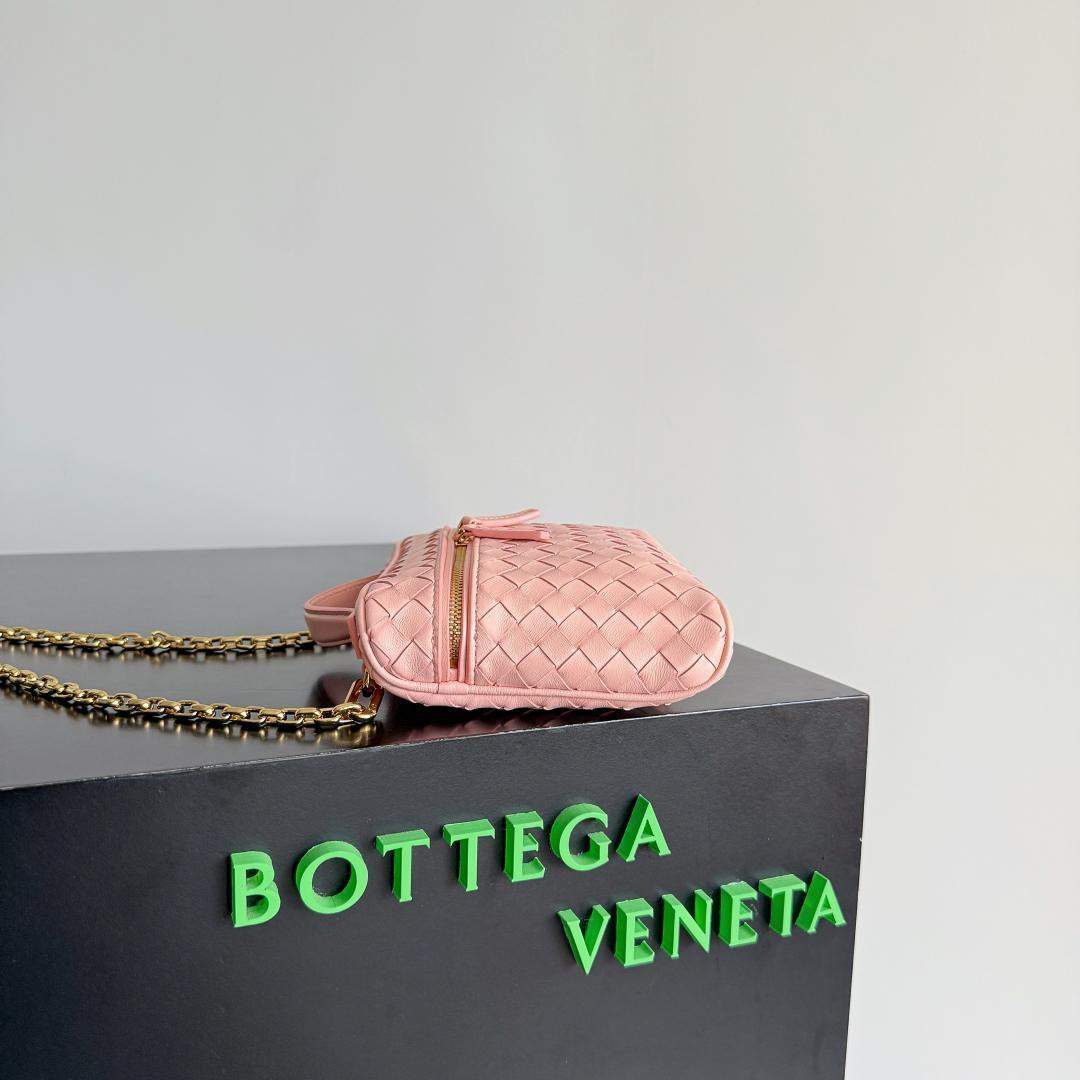 Deluxe Bottega Veneta Small Soft Replica Vanity - Image 4