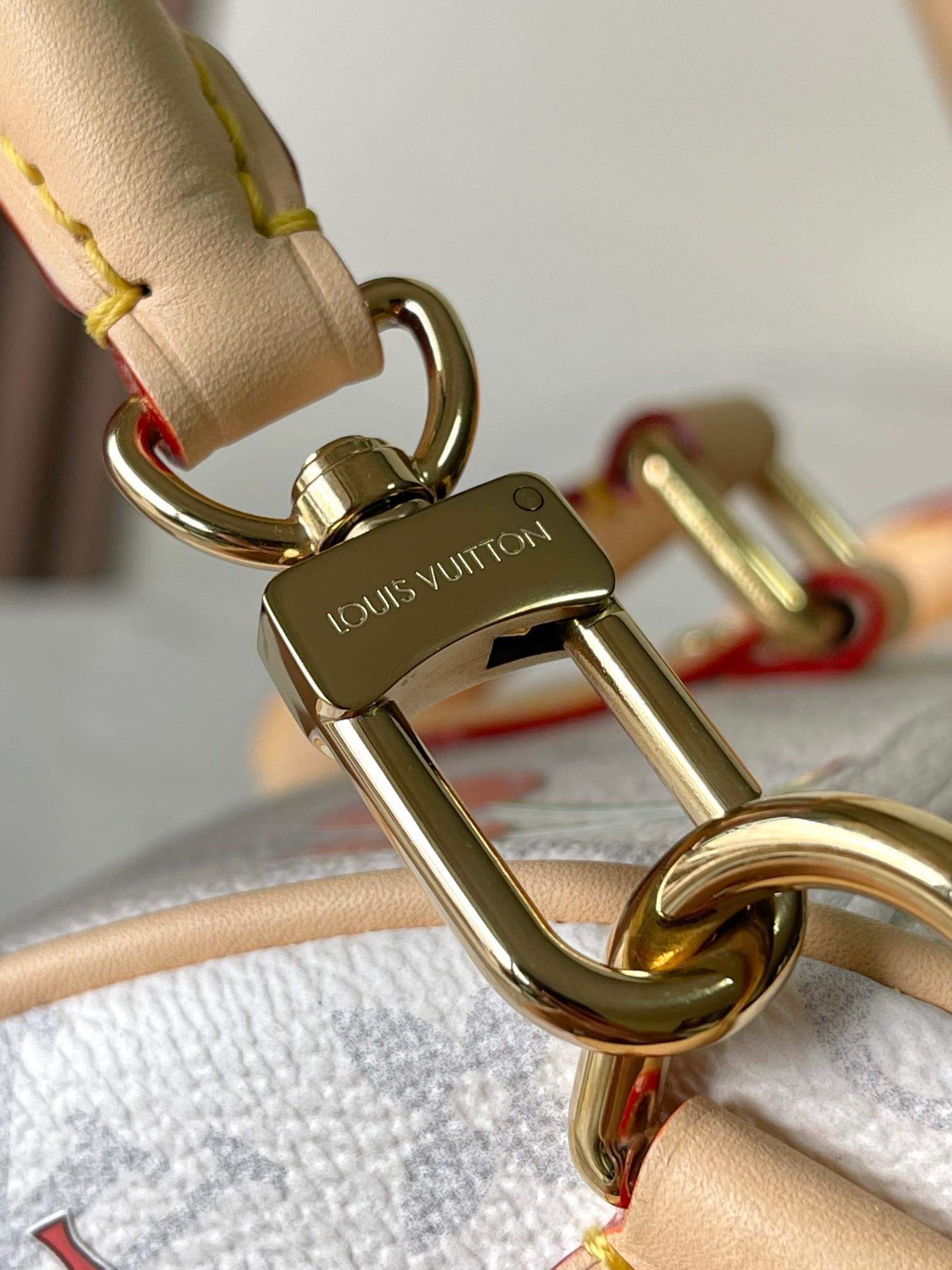 Copy Louis Vuitton LV x TM Speedy Soft Bandoulière 30 Replica Bag - Image 8