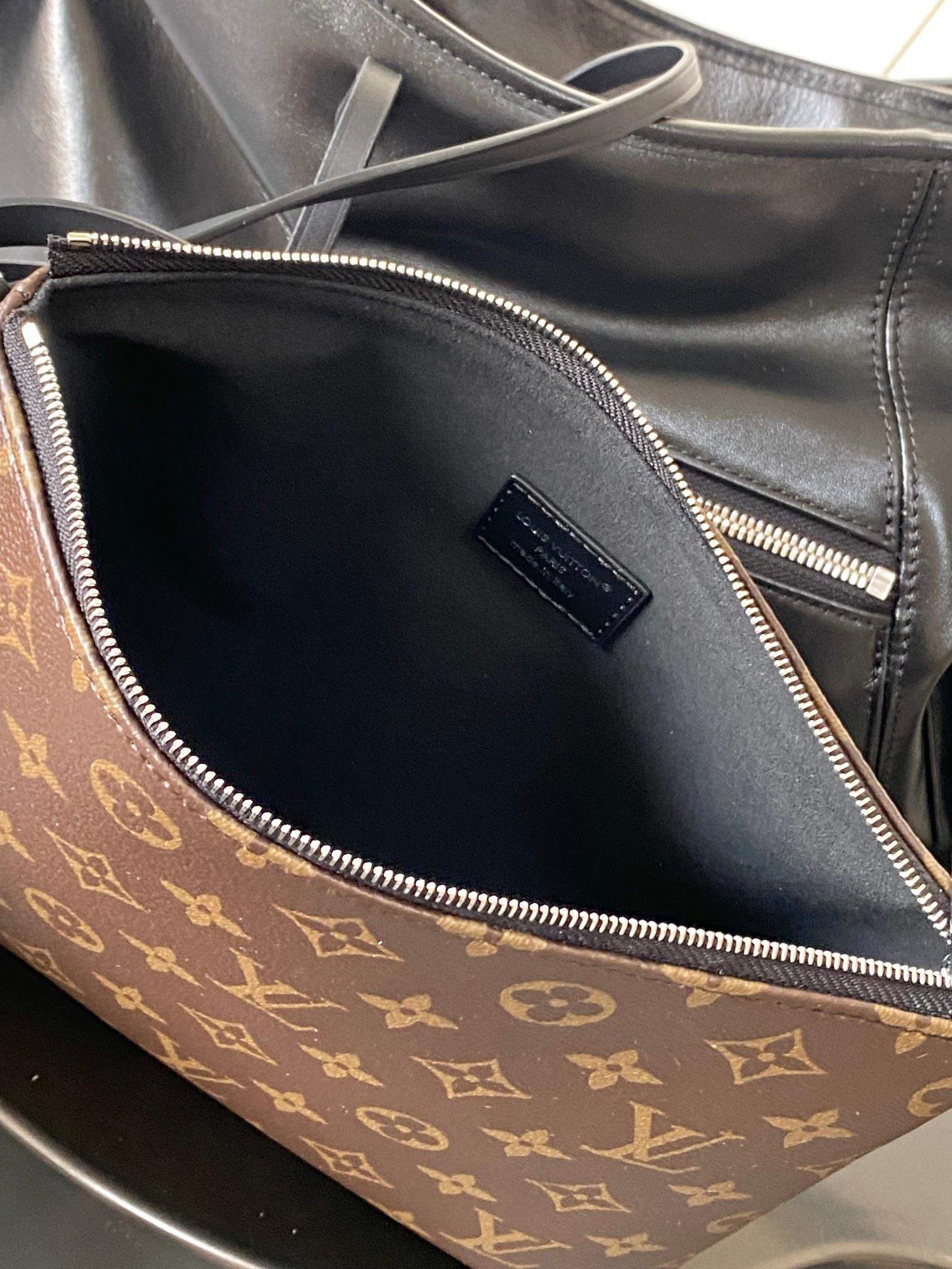 Elite Louis Vuitton Carry All Replica Travel Bag - Image 8