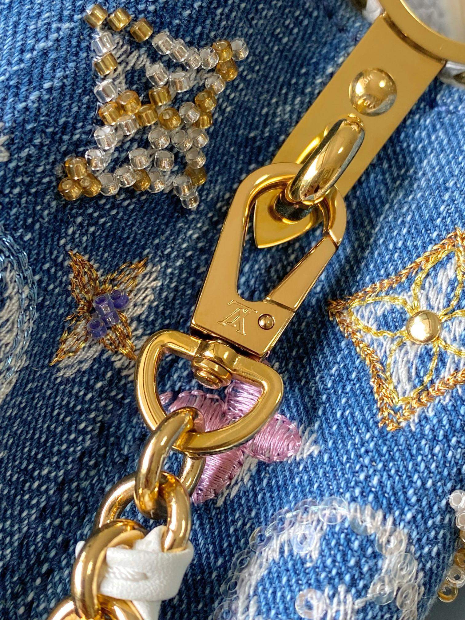 Superior Louis Vuitton Capucines Mini Replica Bag - Image 7